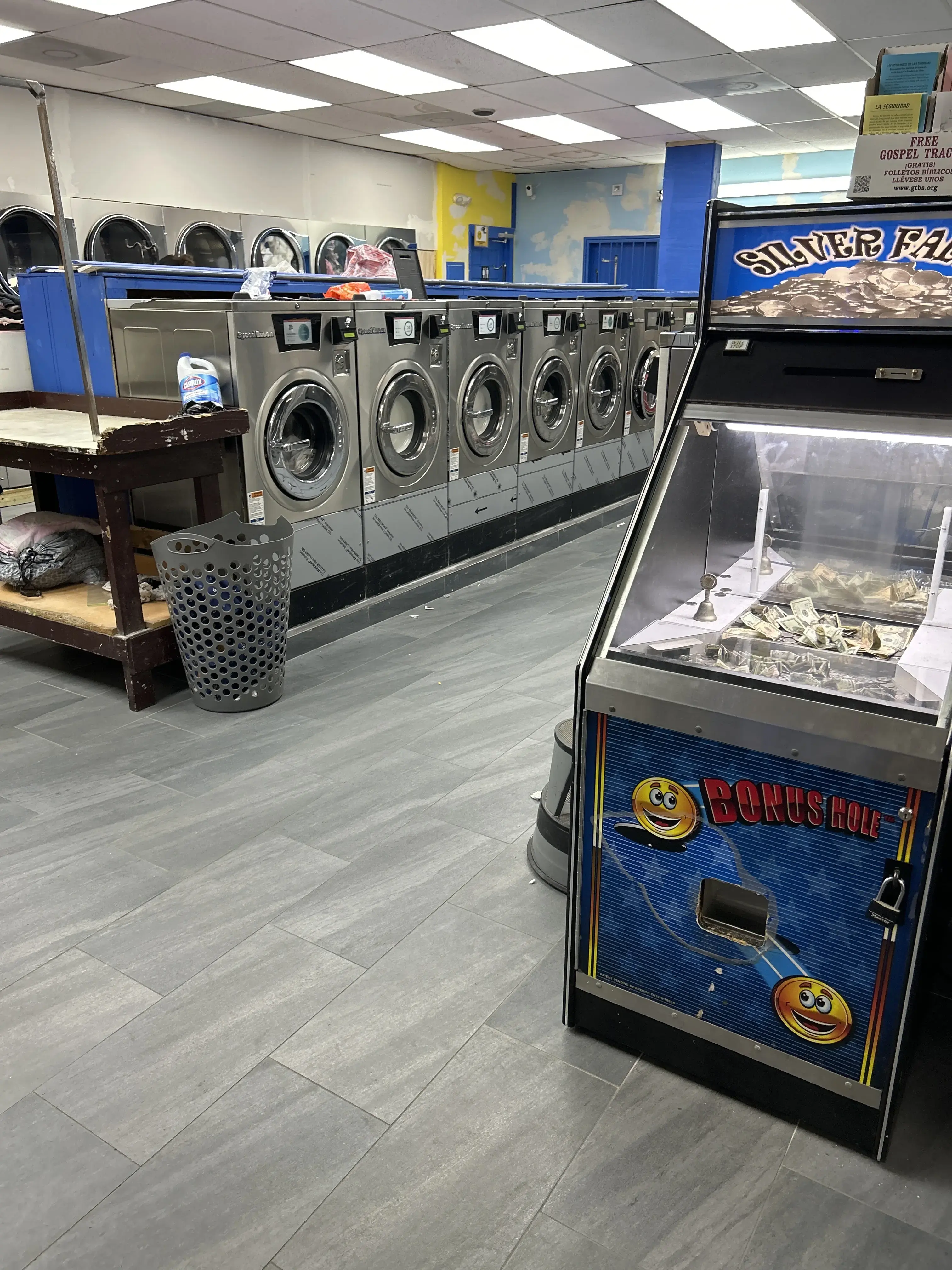 Miami Laundromat thumbnail 8