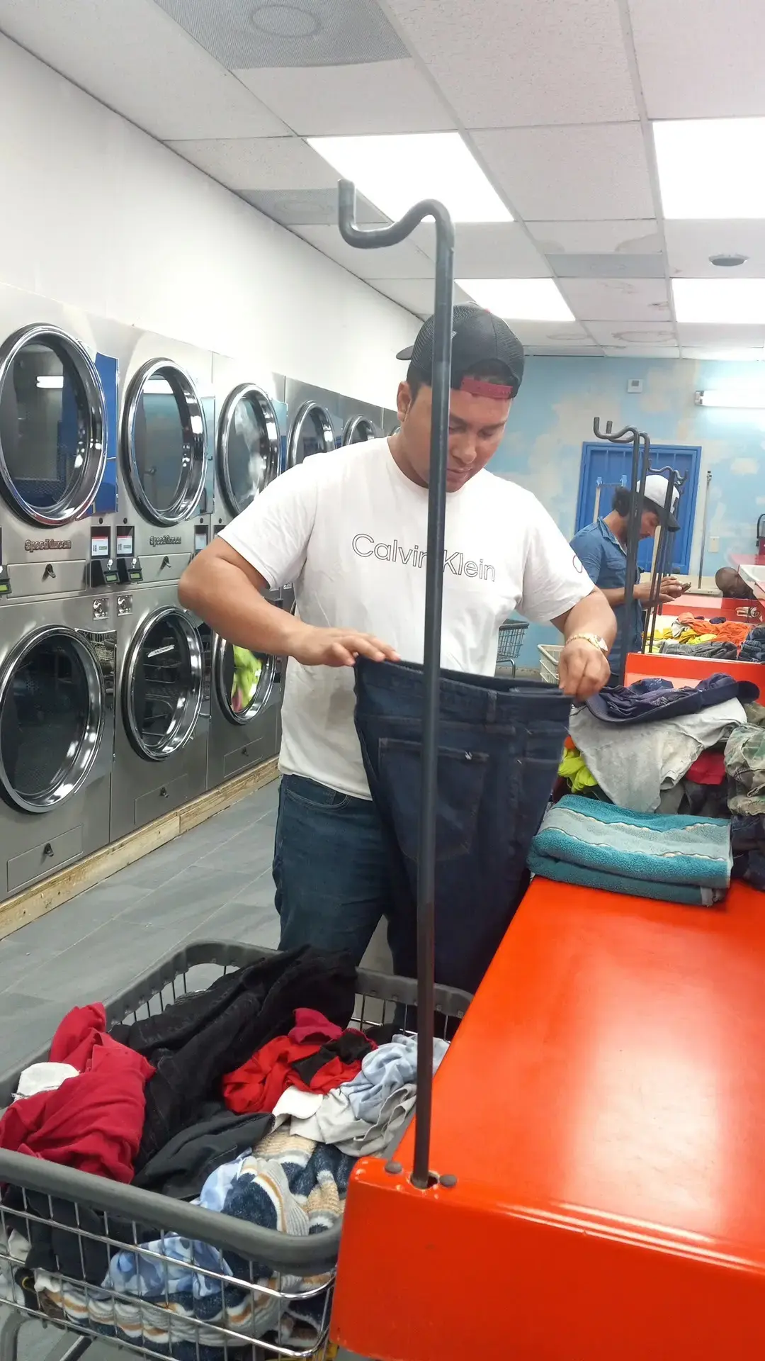 Miami Laundromat thumbnail 13