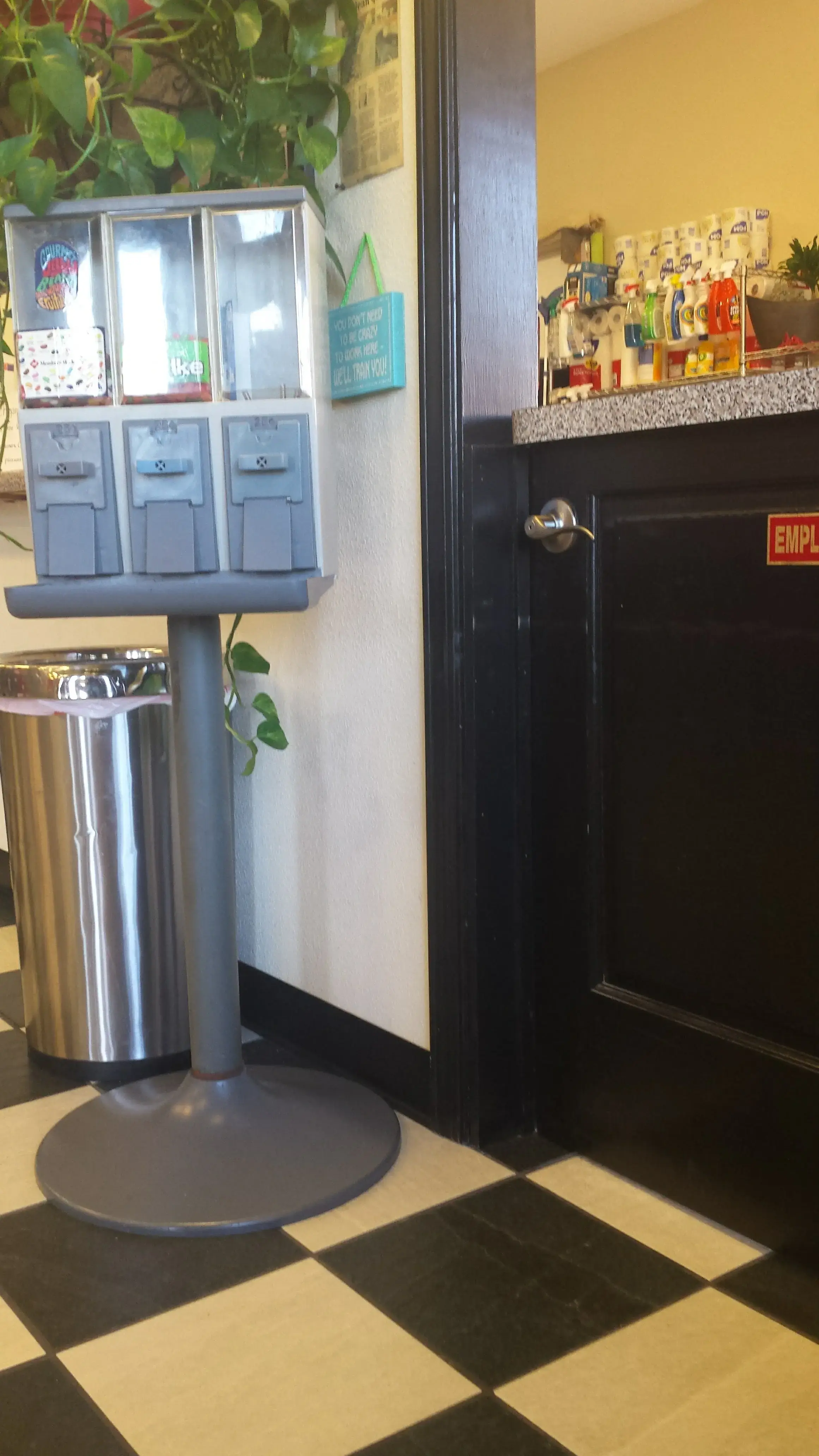 Michigan Coin Laundry thumbnail 11