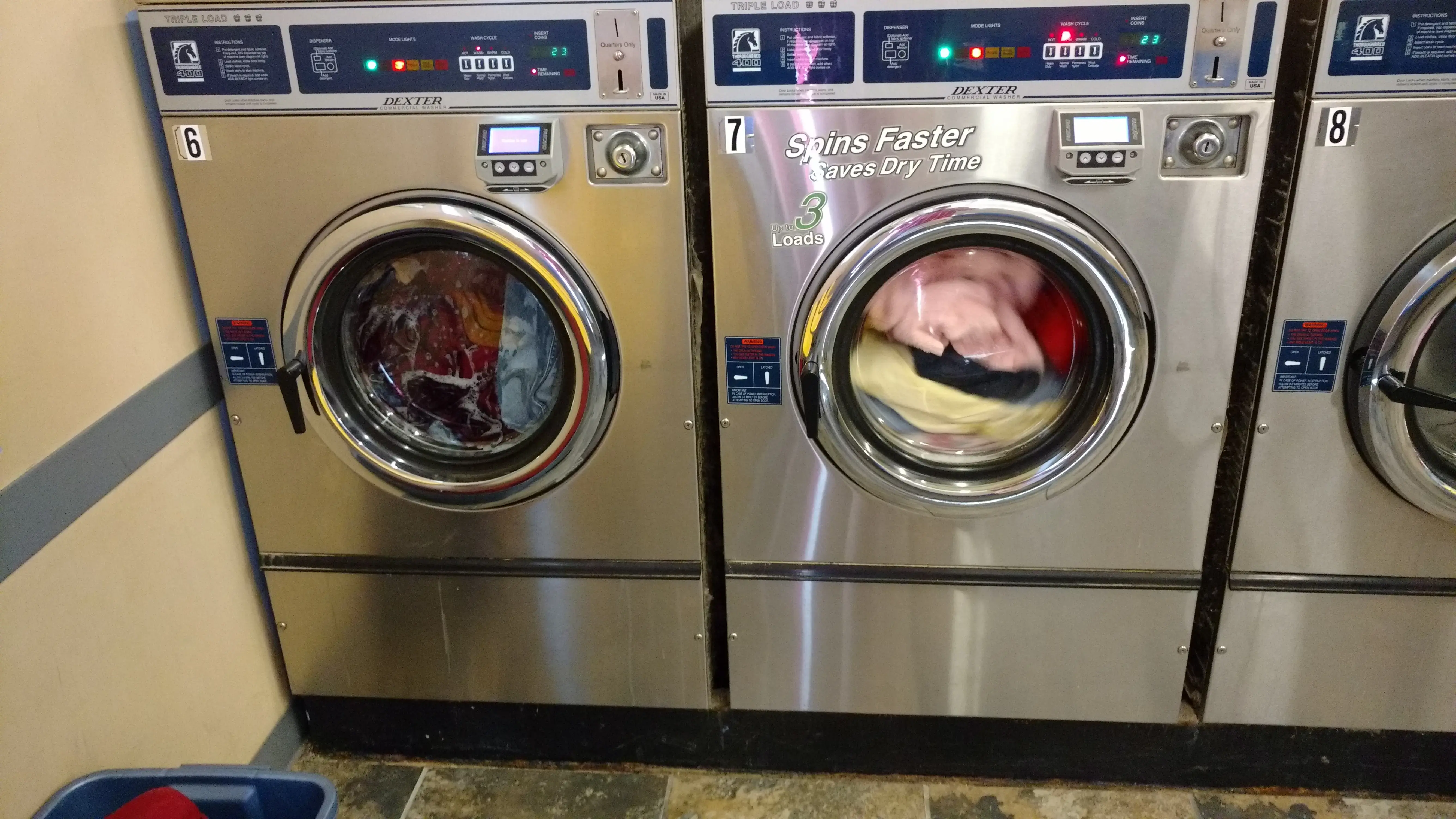 Michigan Square Laundromat - Image 15