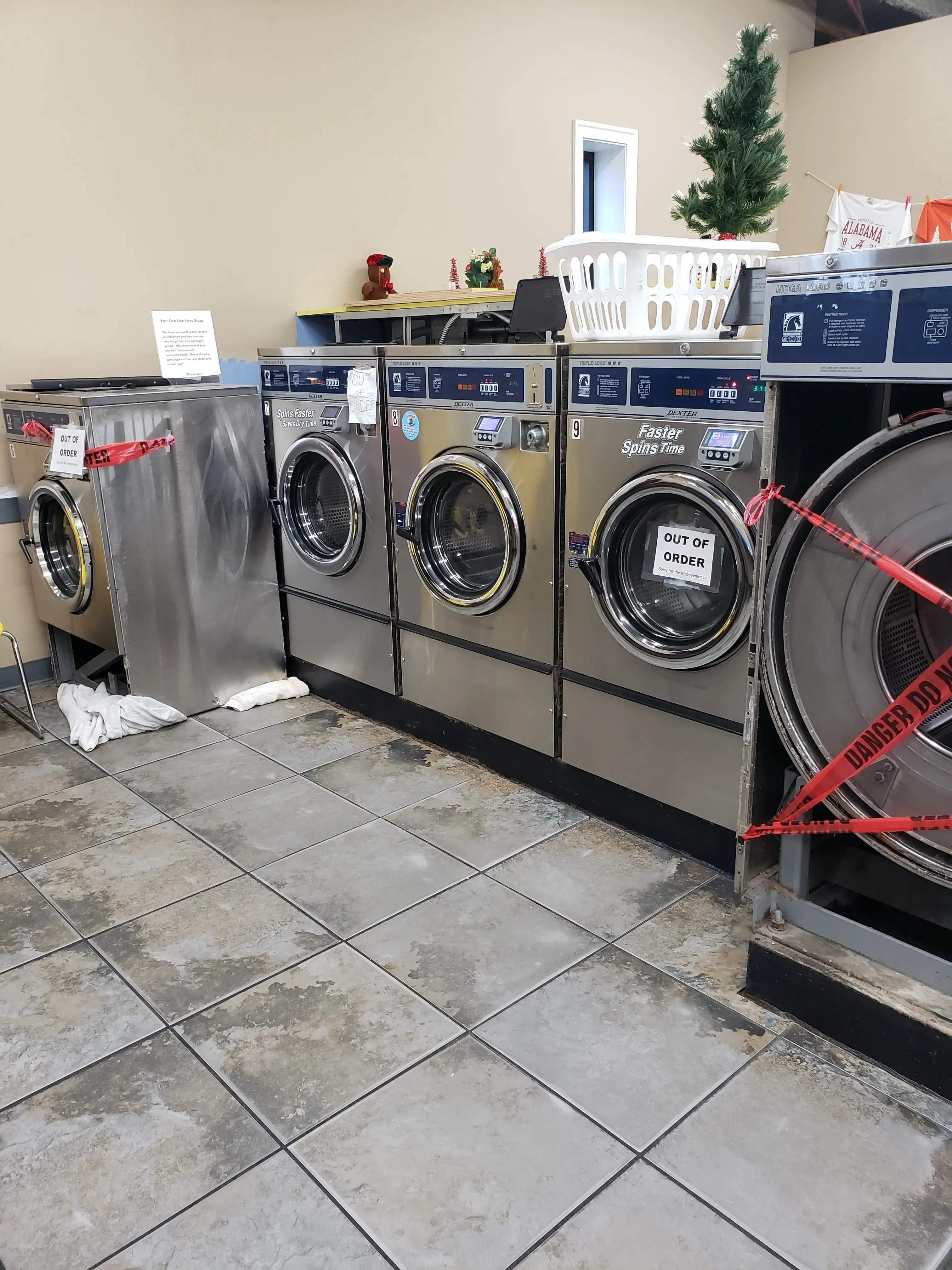 Michigan Square Laundromat thumbnail 19