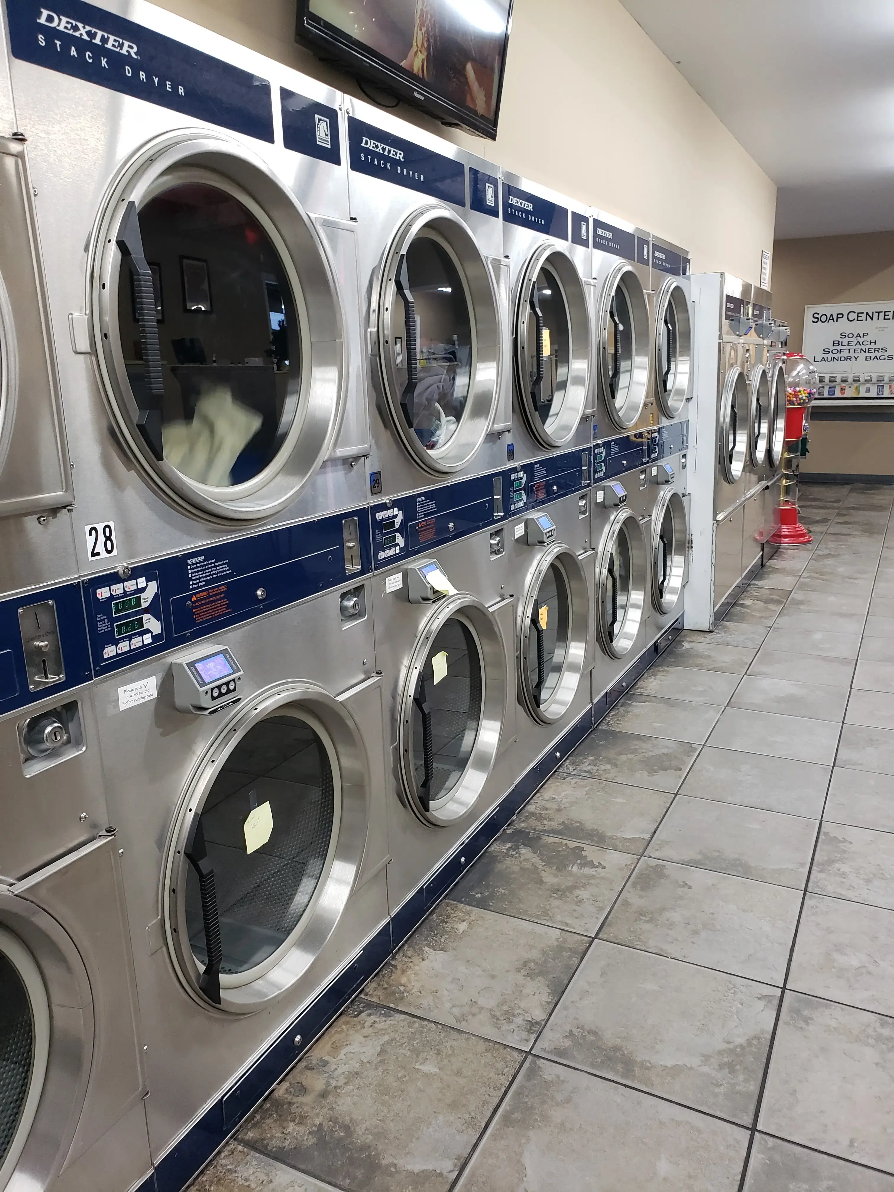 Michigan Square Laundromat - Image 3