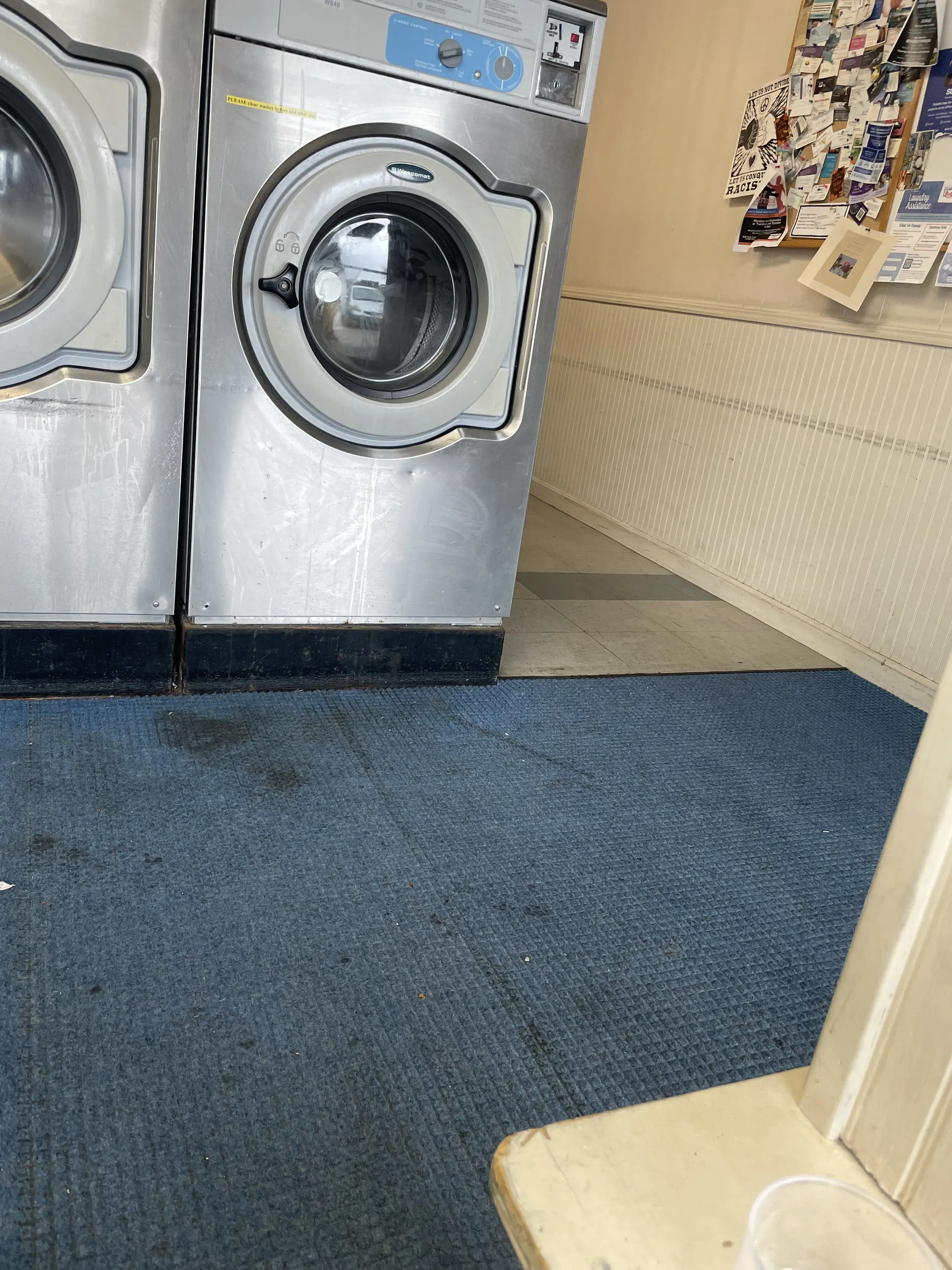 Micki's Laundromat thumbnail 9