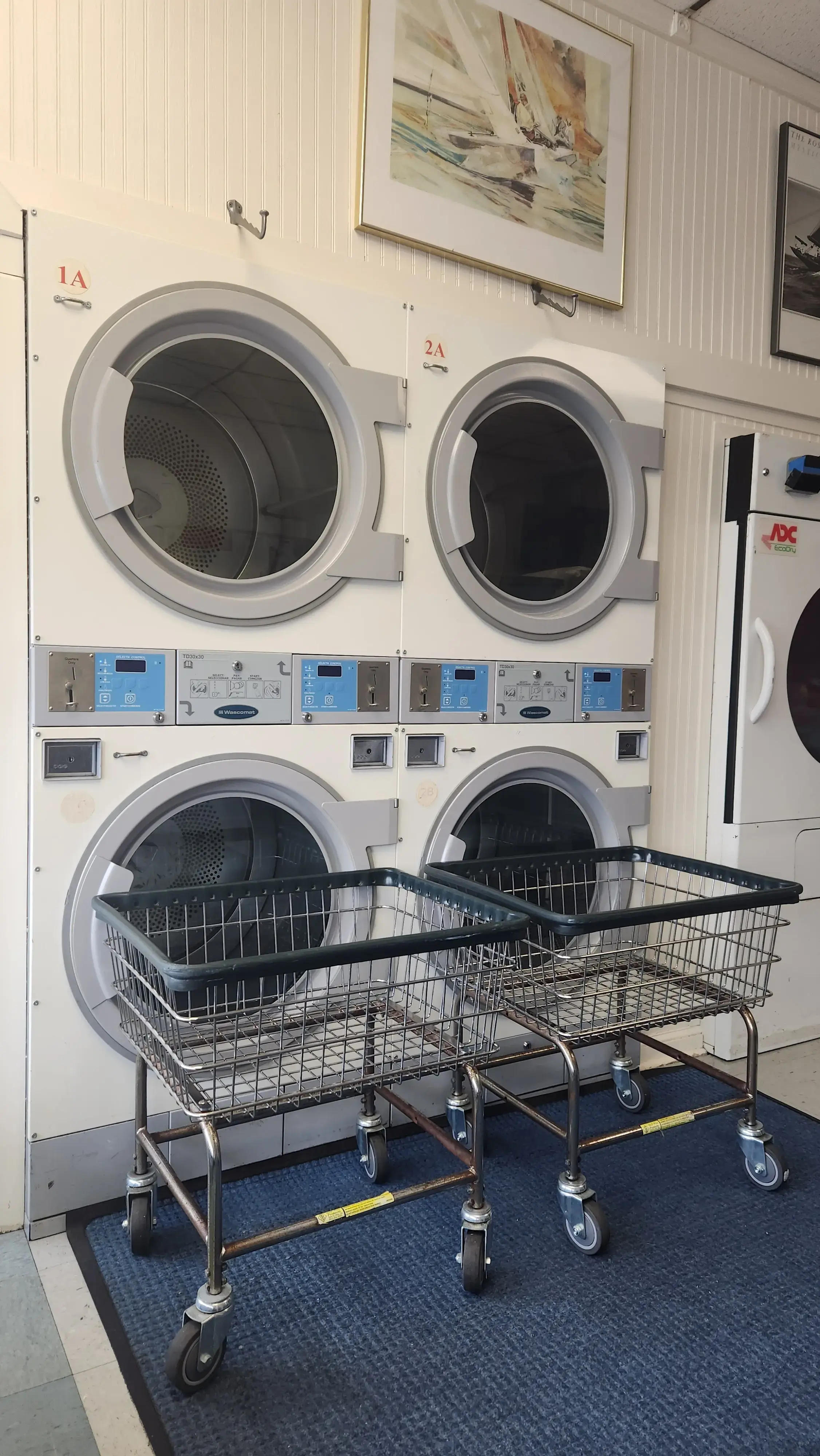 Micki's Laundromat - Image 7