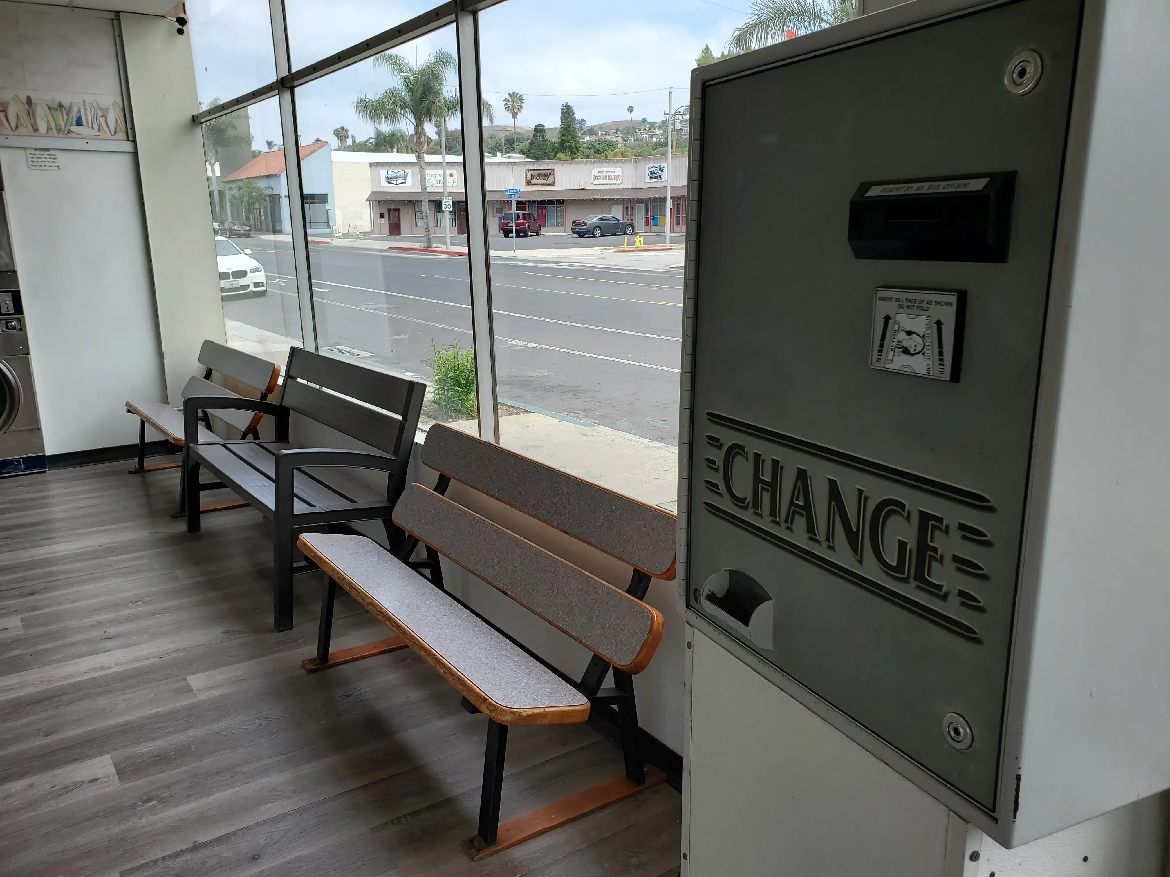 Mid Town Coin Laundry thumbnail 9