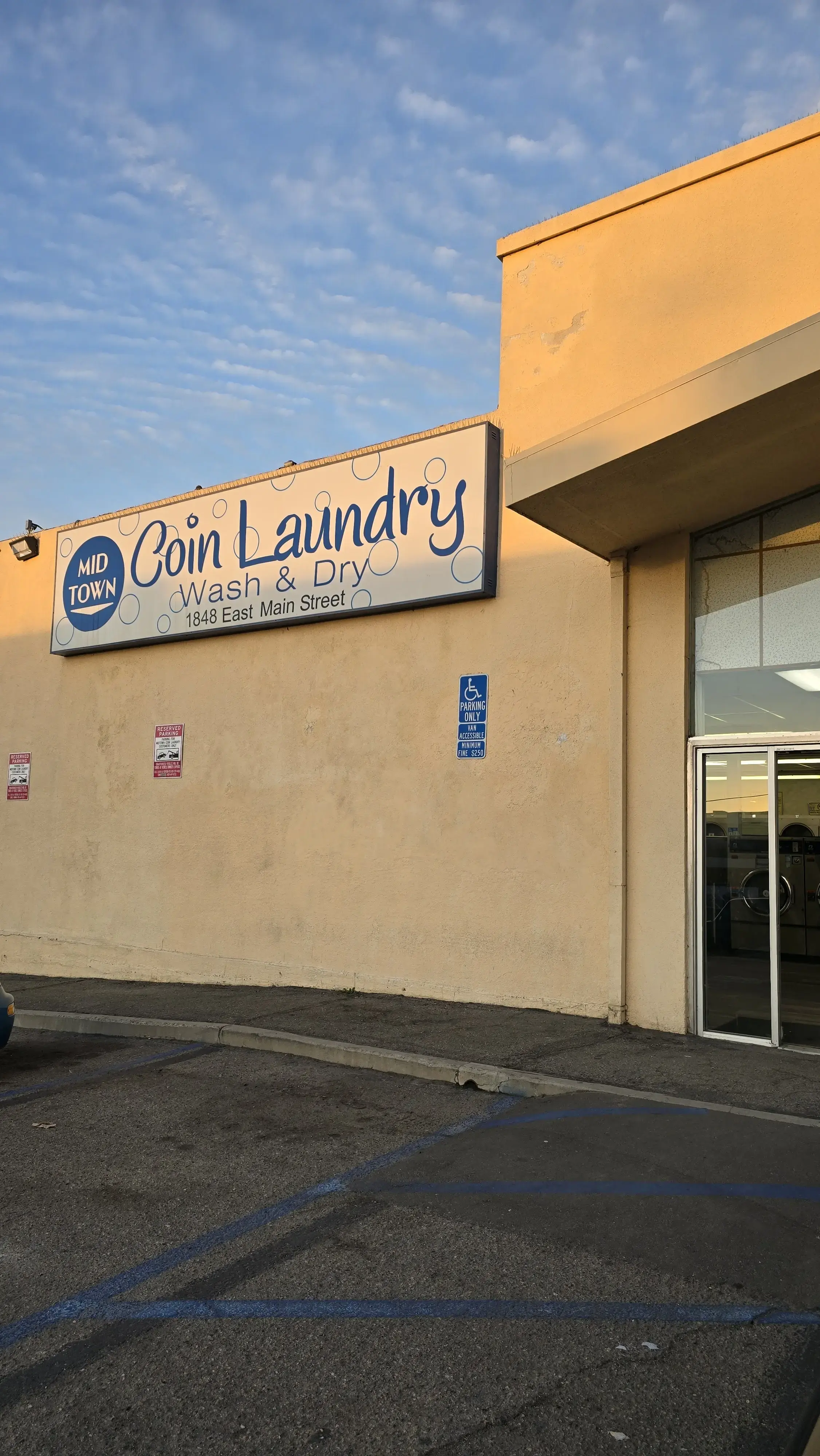 Mid Town Coin Laundry thumbnail 3