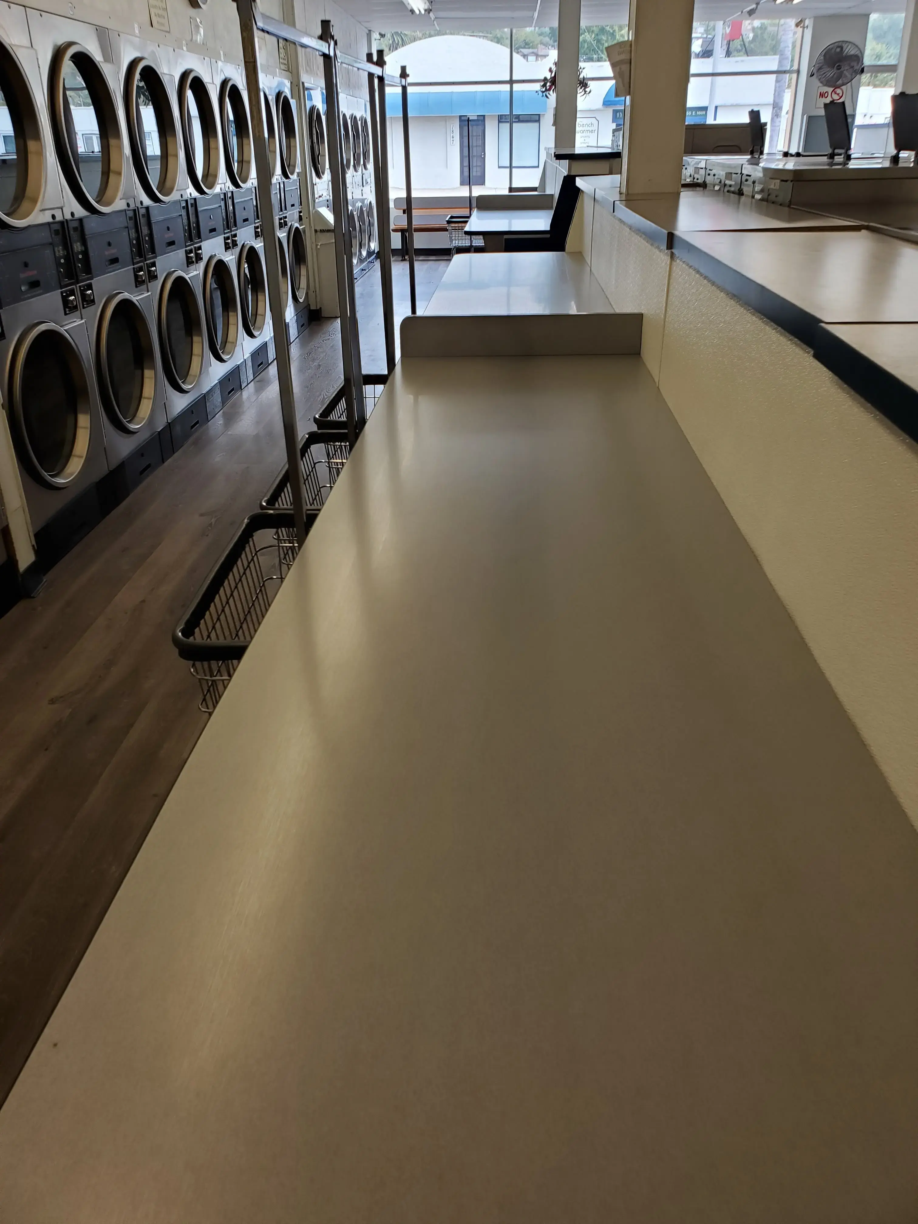 Mid Town Coin Laundry thumbnail 14