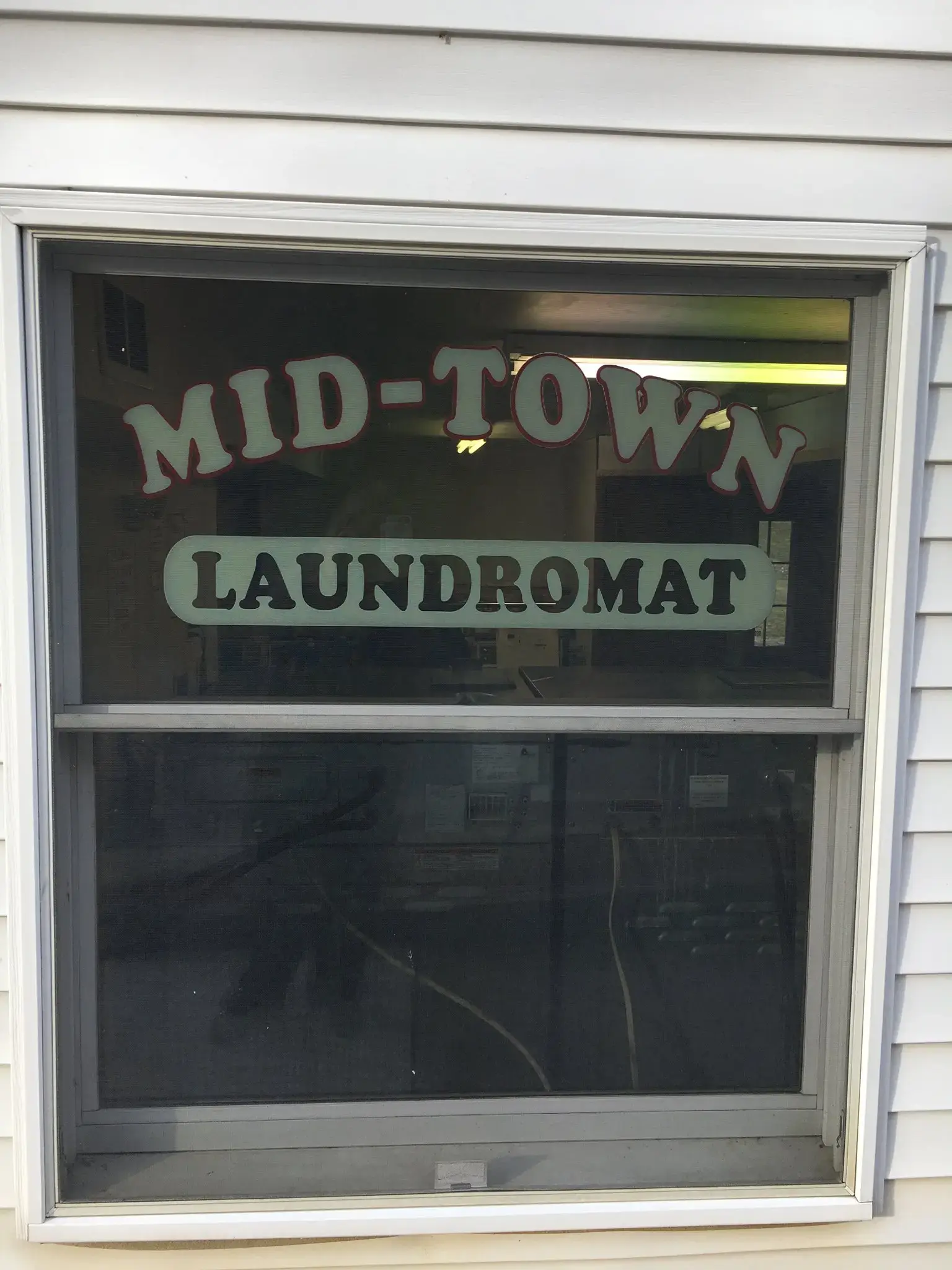 Mid-Town Laundromat thumbnail 8