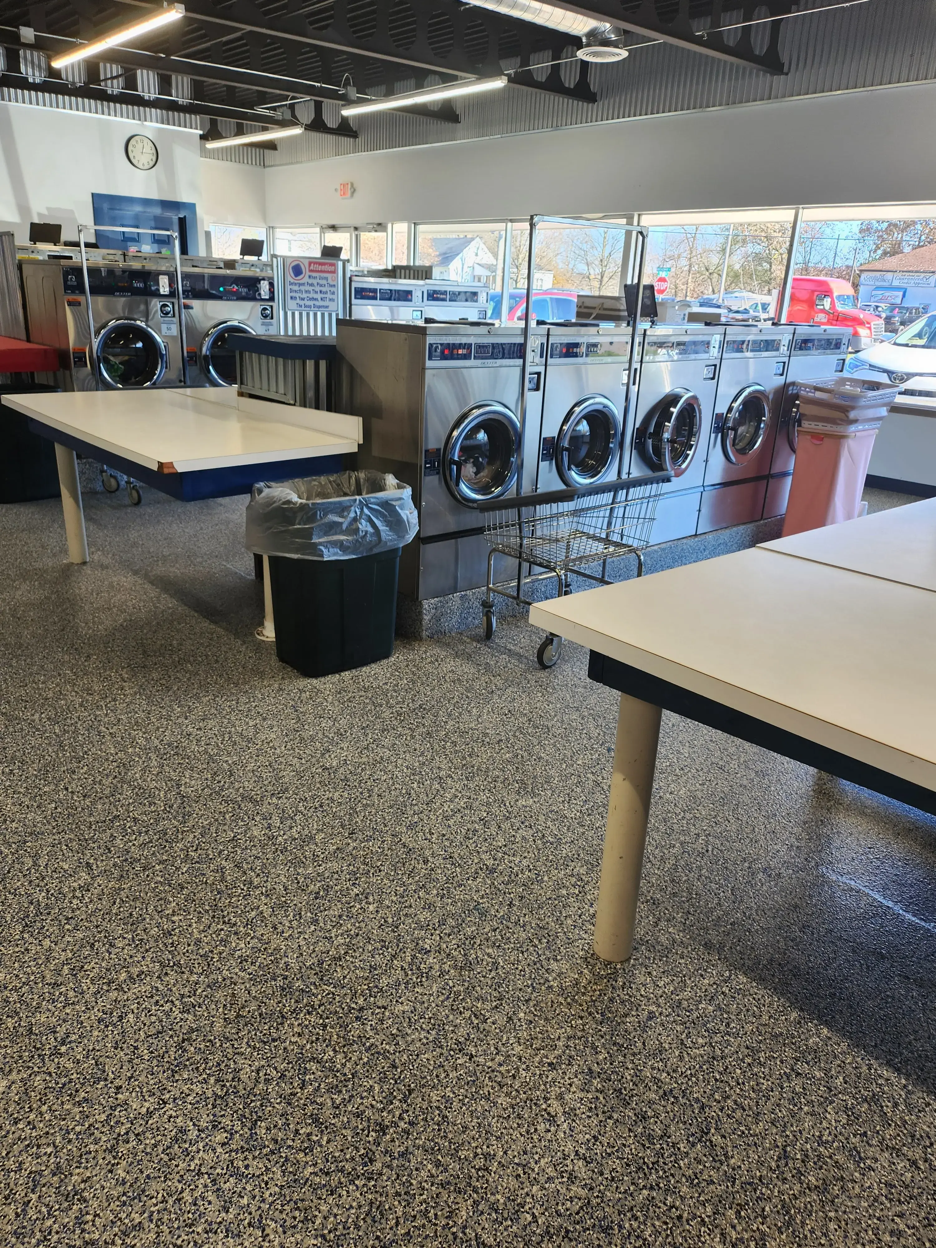 Middleville Laundromat - Image 19