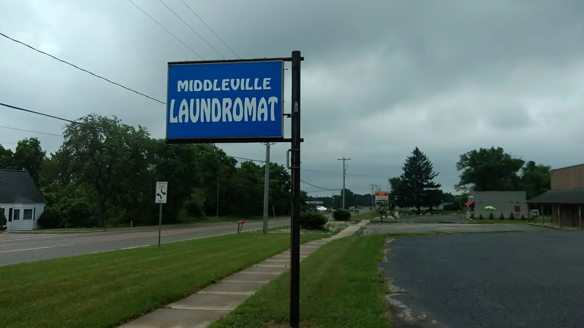 Middleville Laundromat thumbnail 8