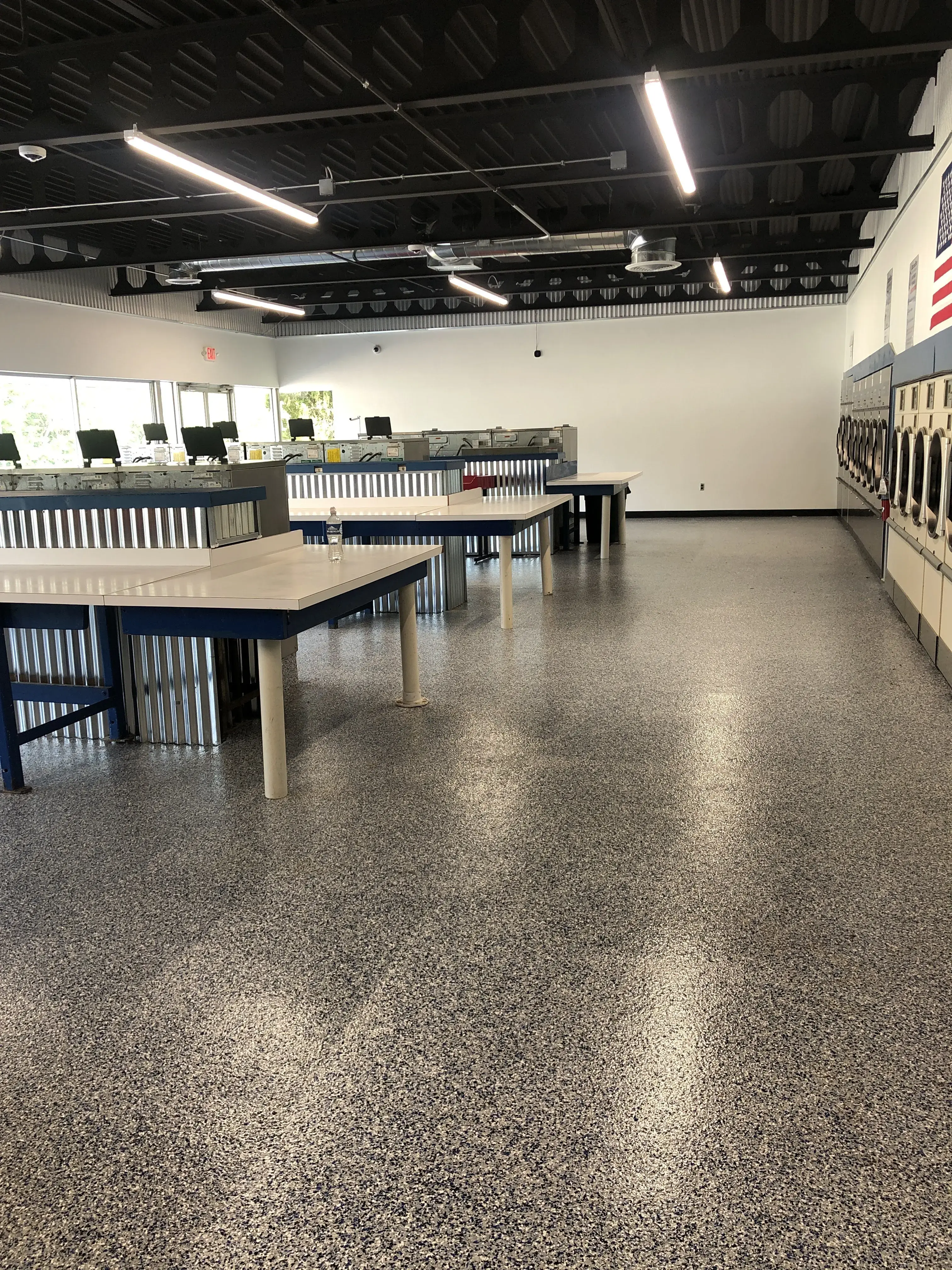 Middleville Laundromat - Image 14