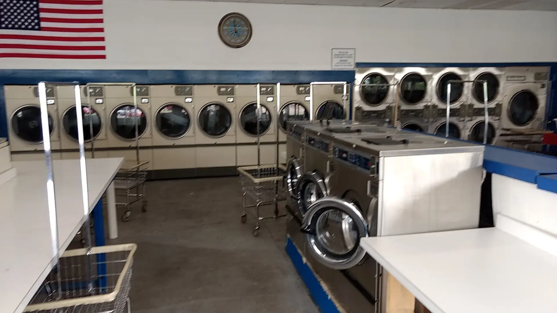 Middleville Laundromat - Image 20