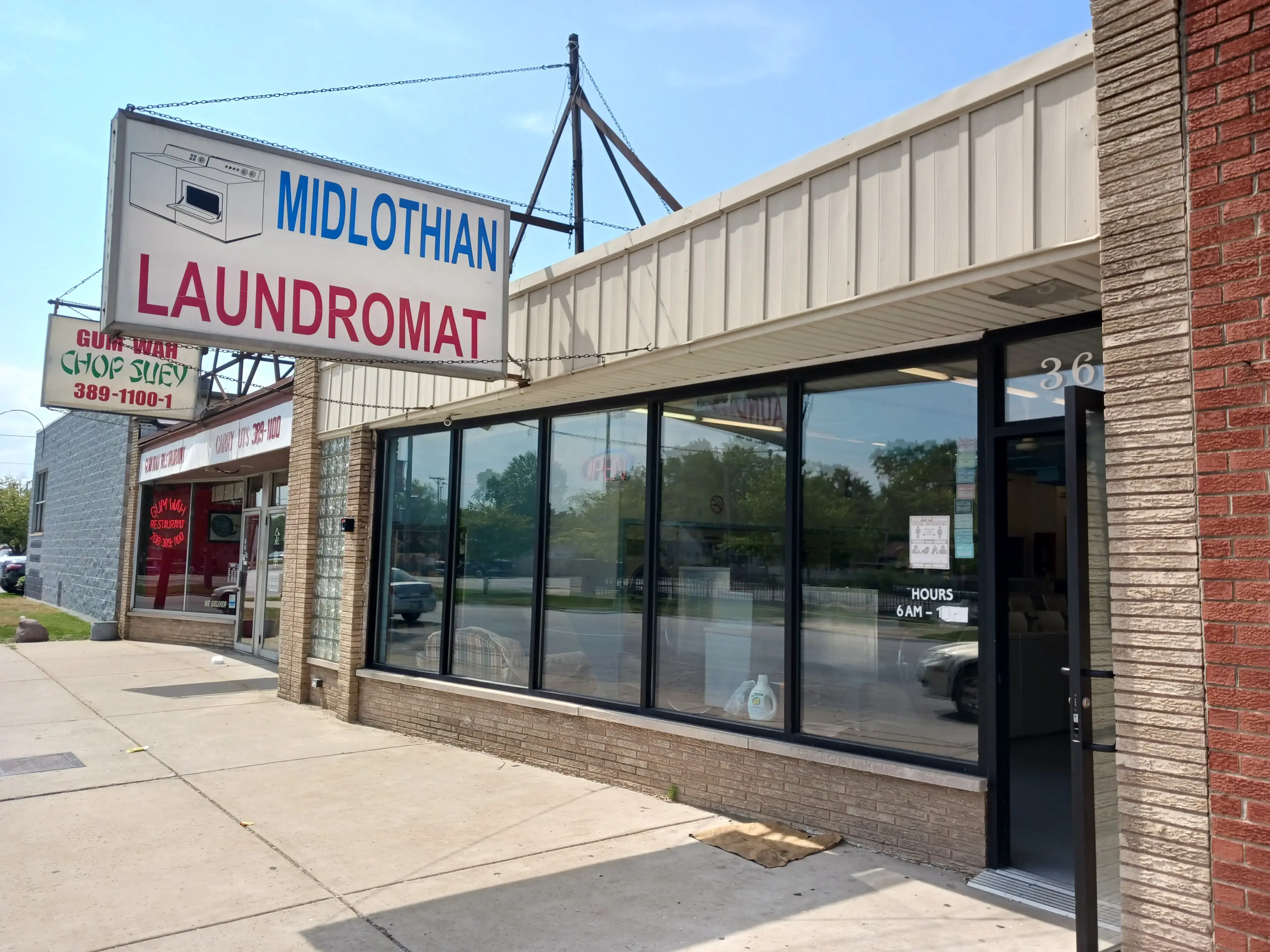 MIDLOTHIAN LAUNDROMAT - Image 1