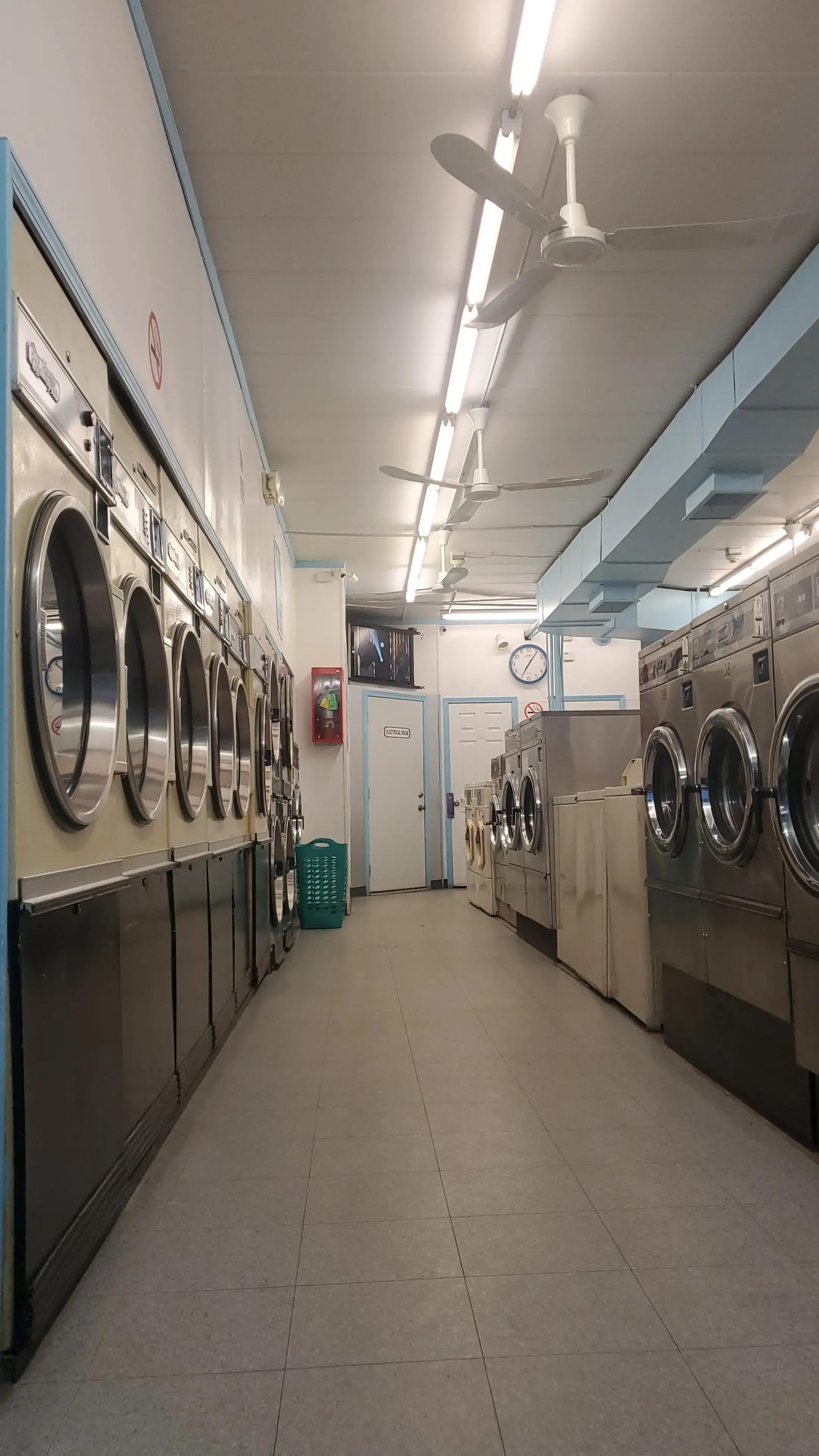 MIDLOTHIAN LAUNDROMAT - Image 5