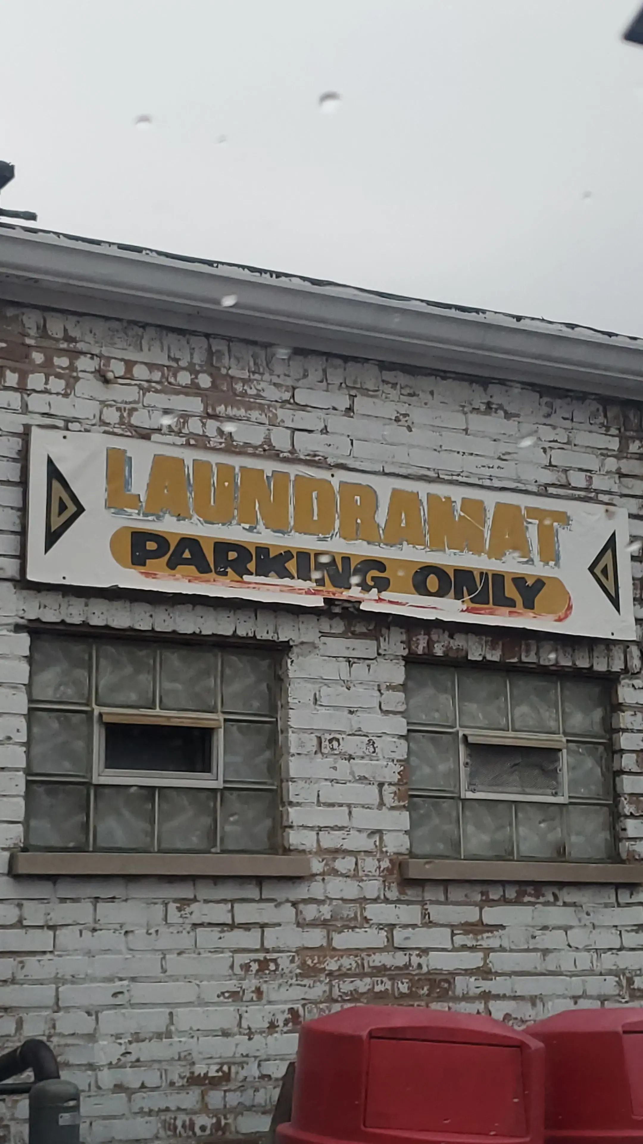 MIDLOTHIAN LAUNDROMAT - Image 2