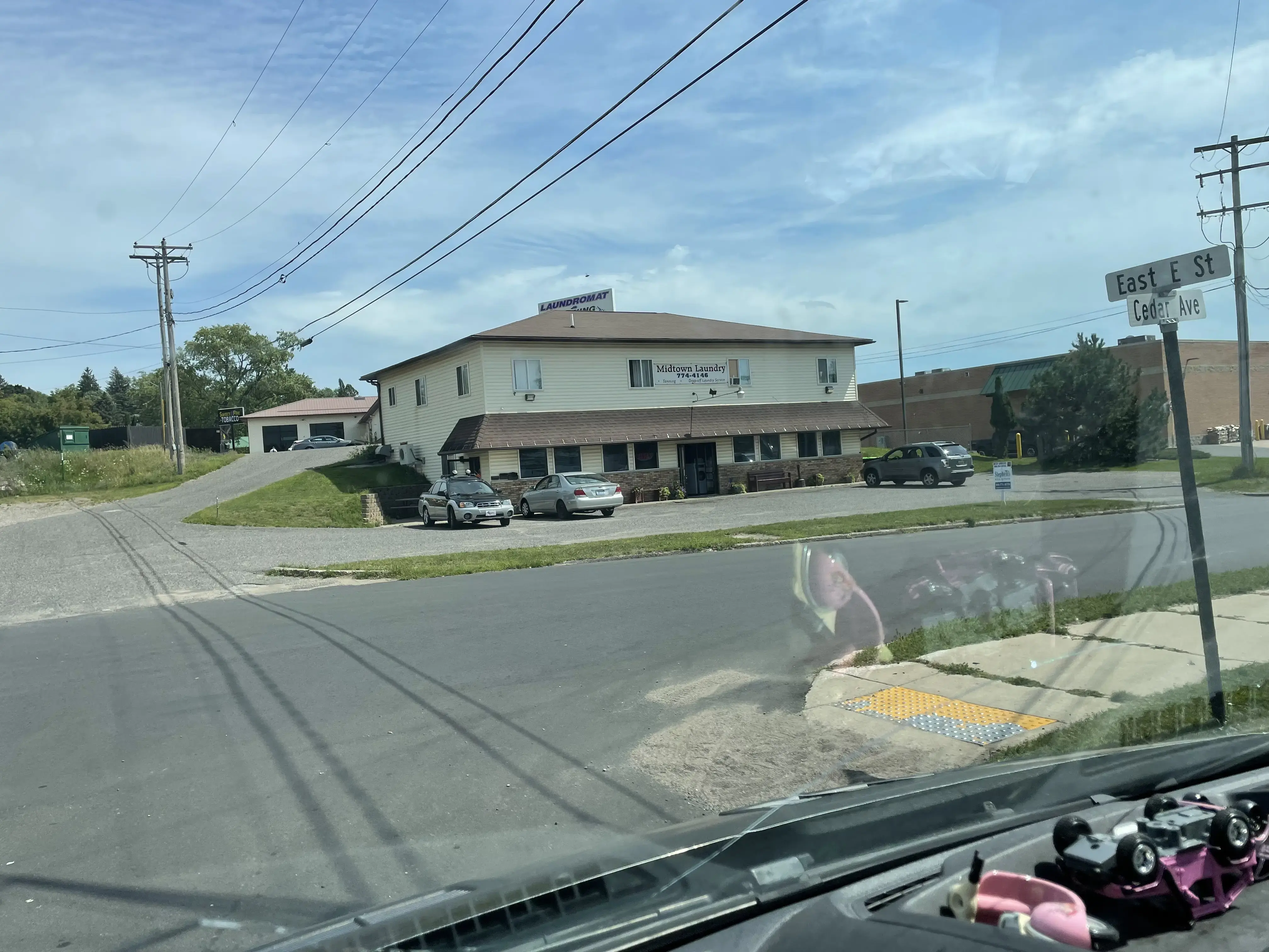 Midtown Laundromat & Tanning thumbnail 15