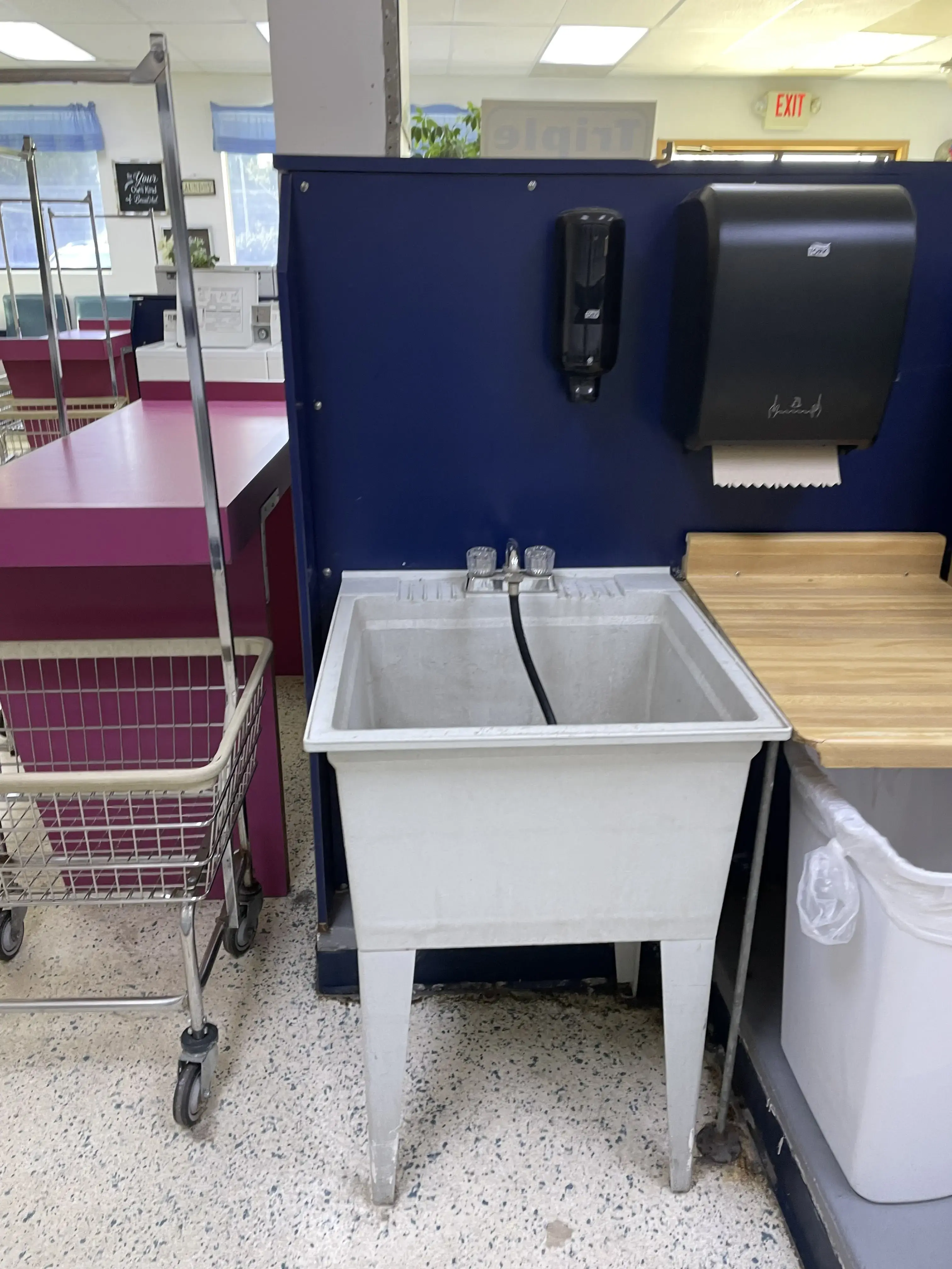 Midtown Laundromat & Tanning thumbnail 10