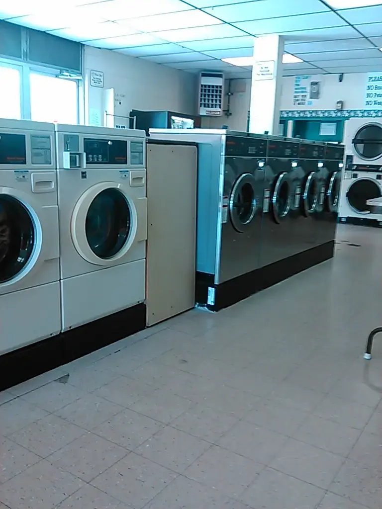 Midtown Laundry thumbnail 8