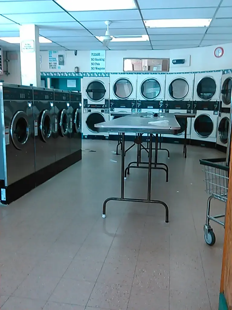 Midtown Laundry thumbnail 7