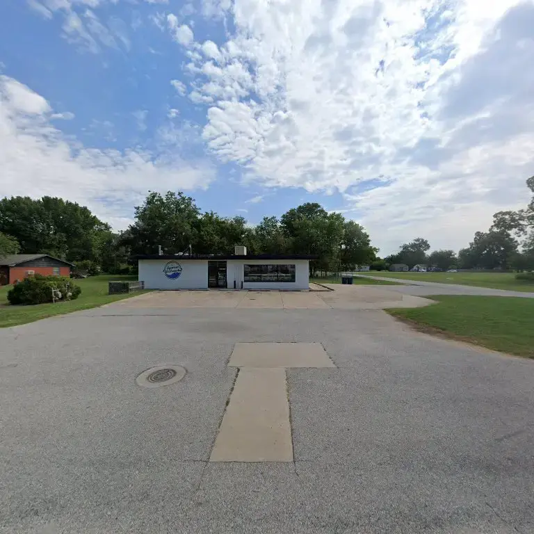 Midtown Laundry thumbnail 9