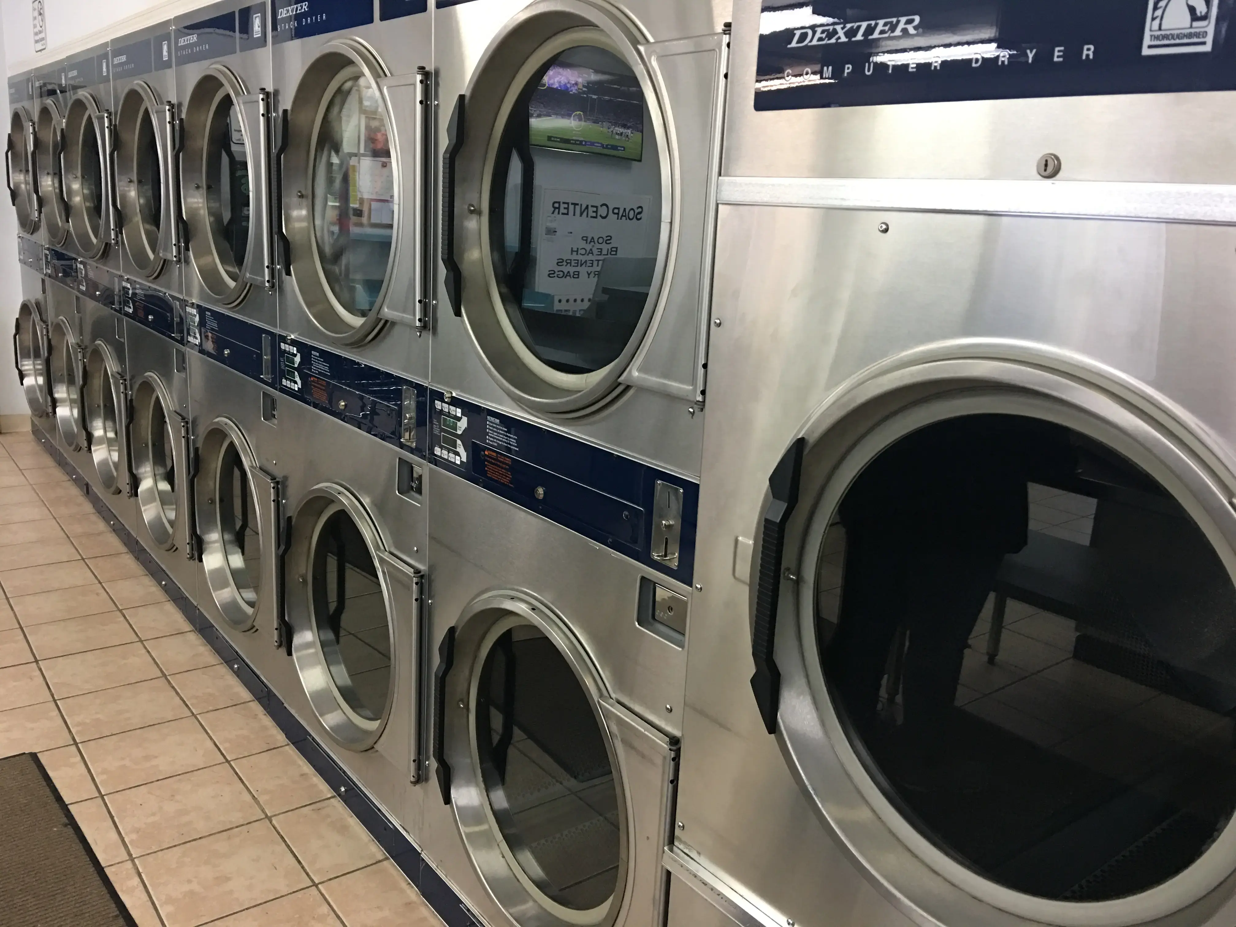 Midtown Laundry Center - Image 1