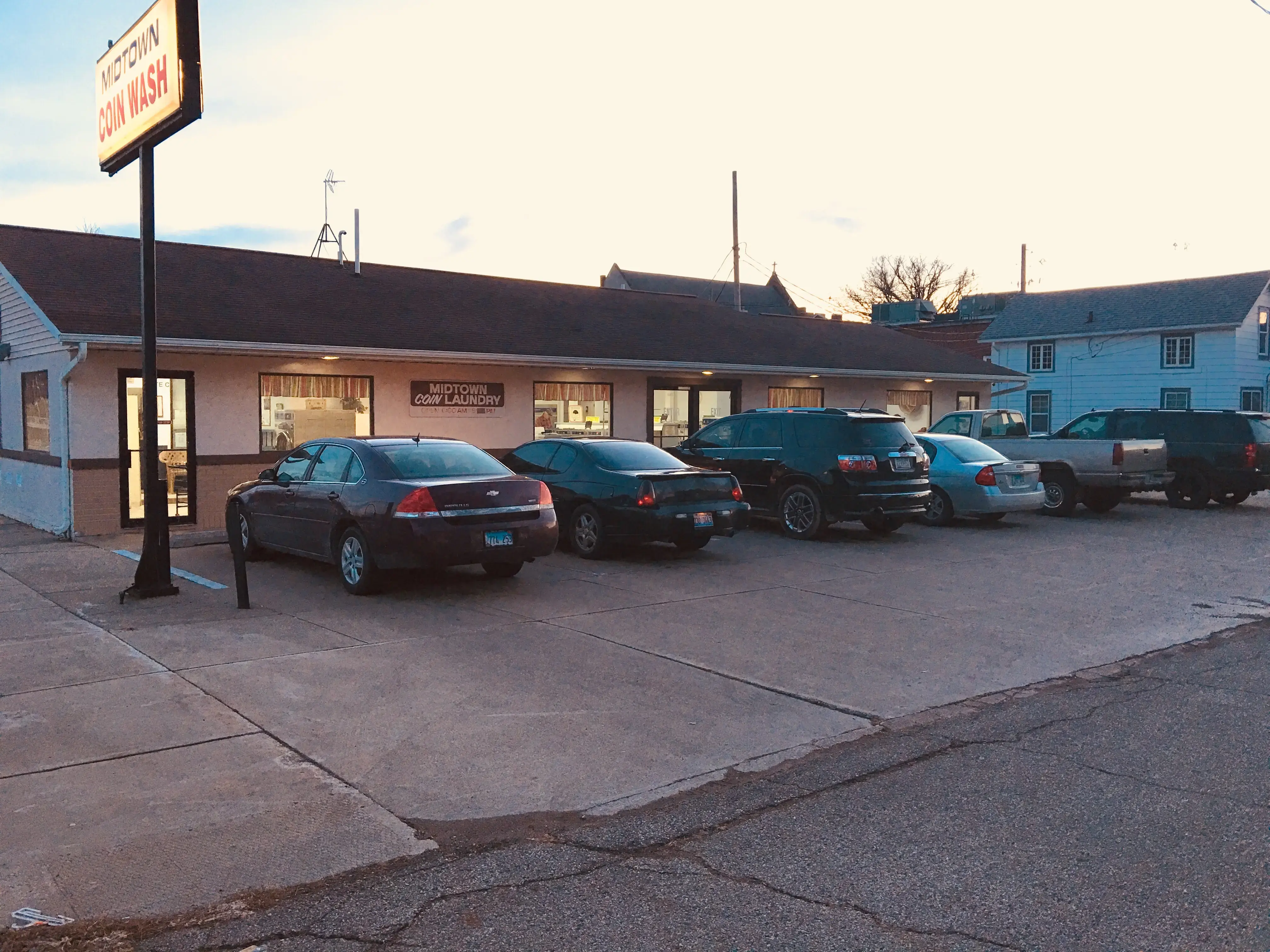 Midtown Laundry Center - Image 5