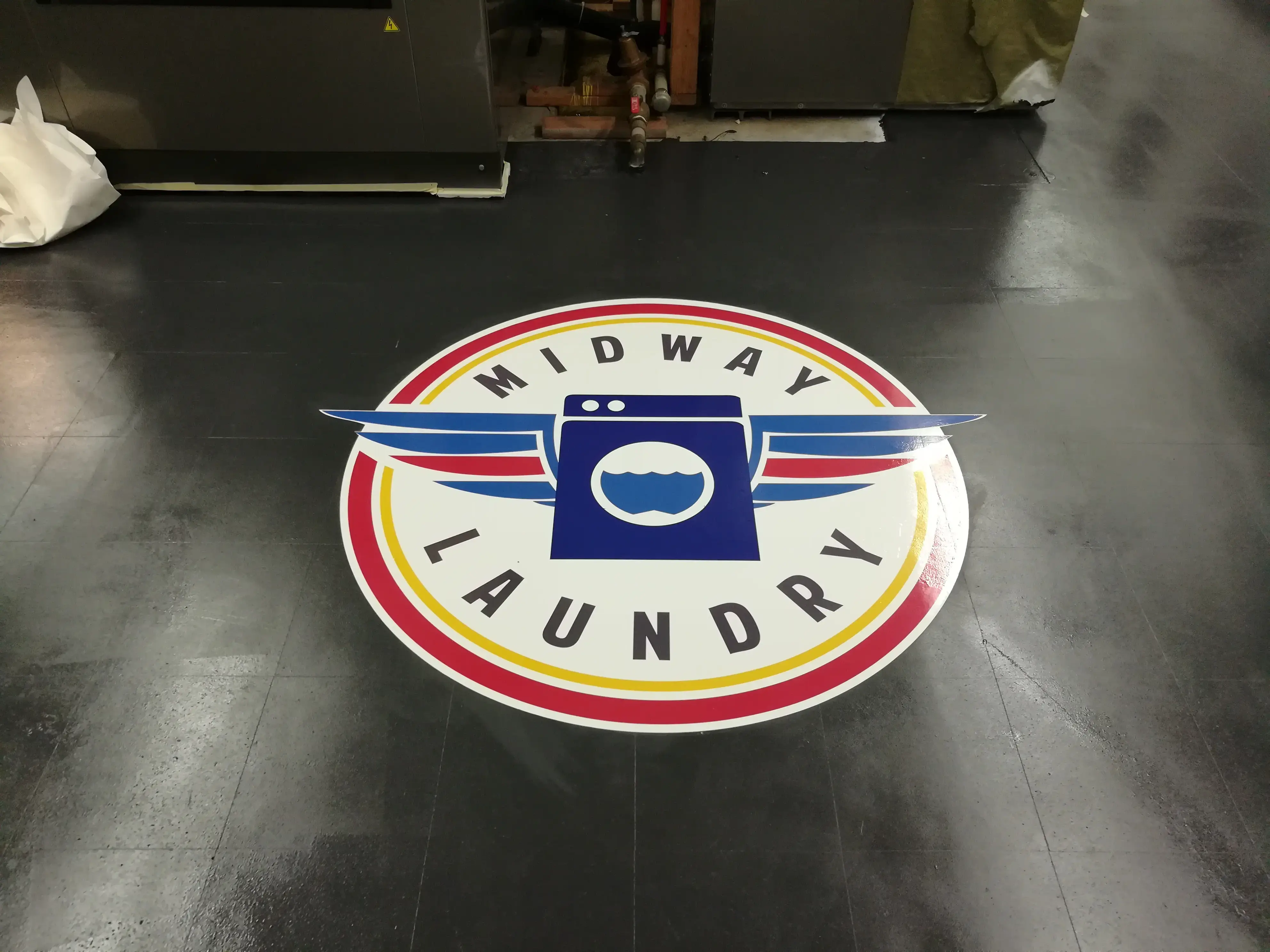 Midway Laundry thumbnail 9