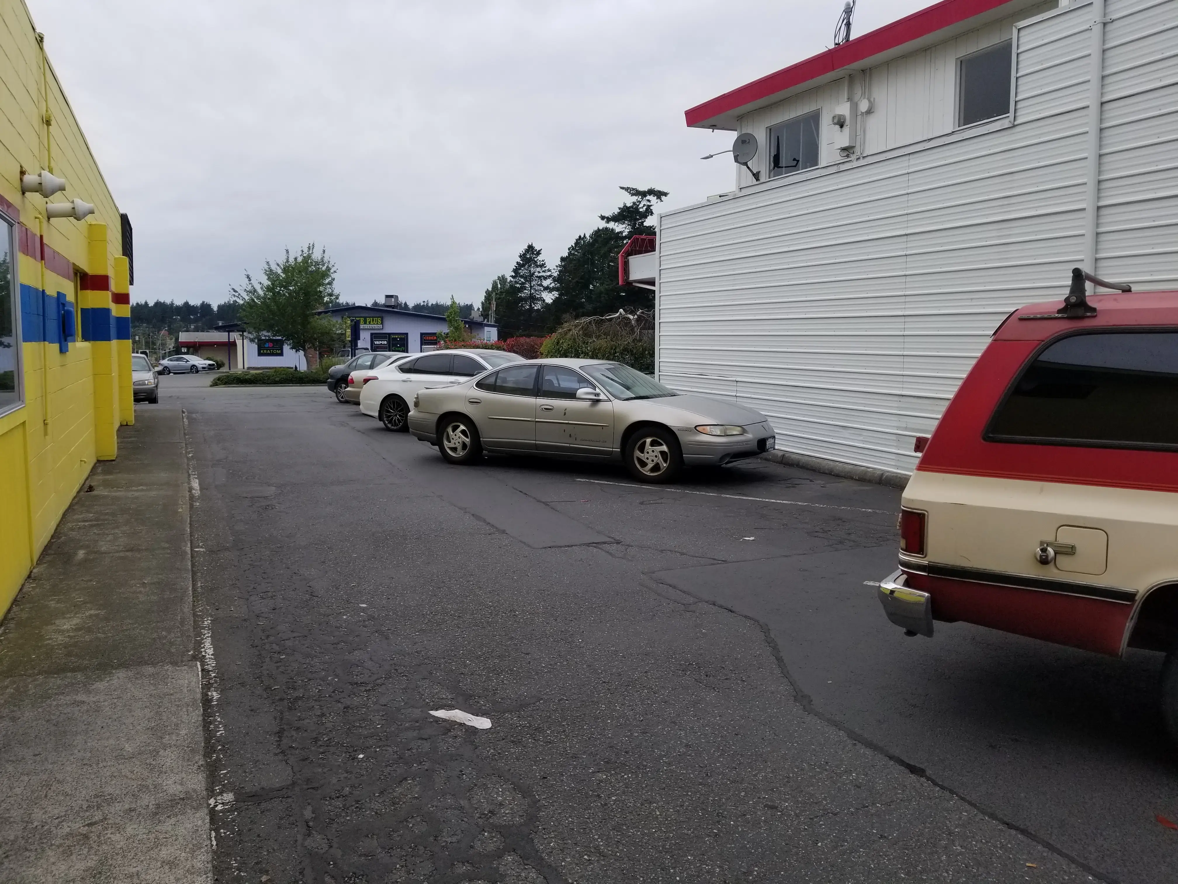 Midway Laundry - Image 16