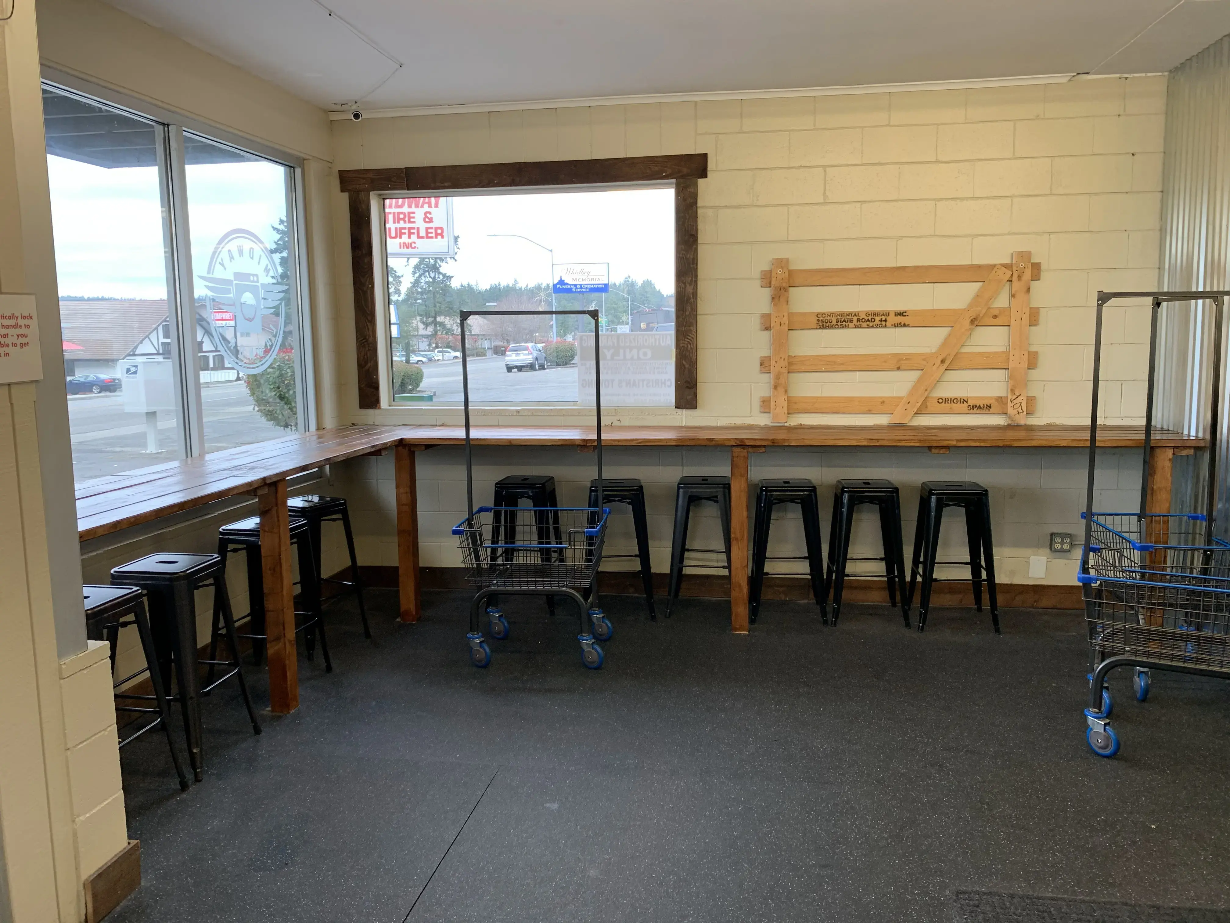 Midway Laundry thumbnail 5