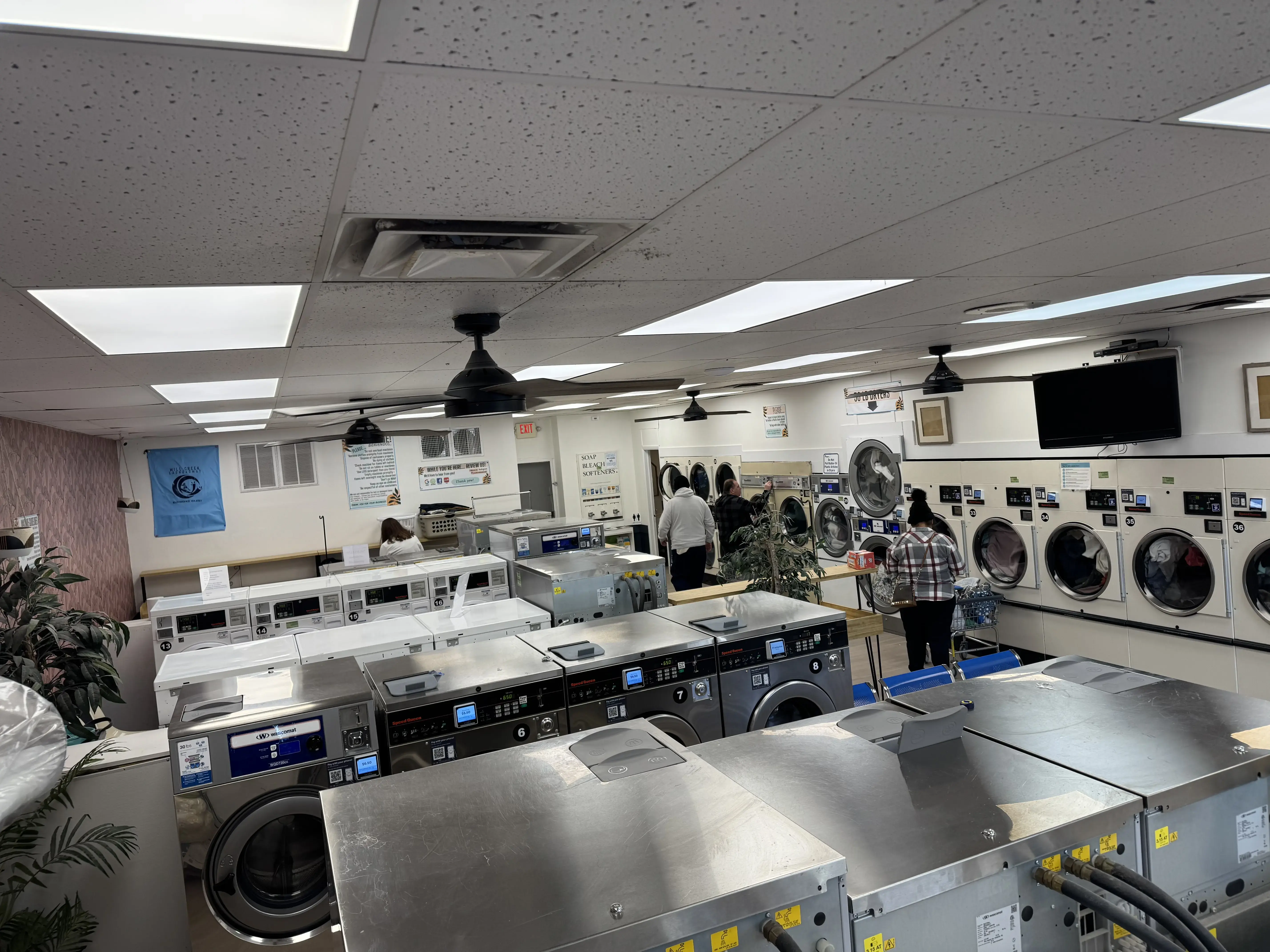 Mill Creek Laundromat thumbnail 2