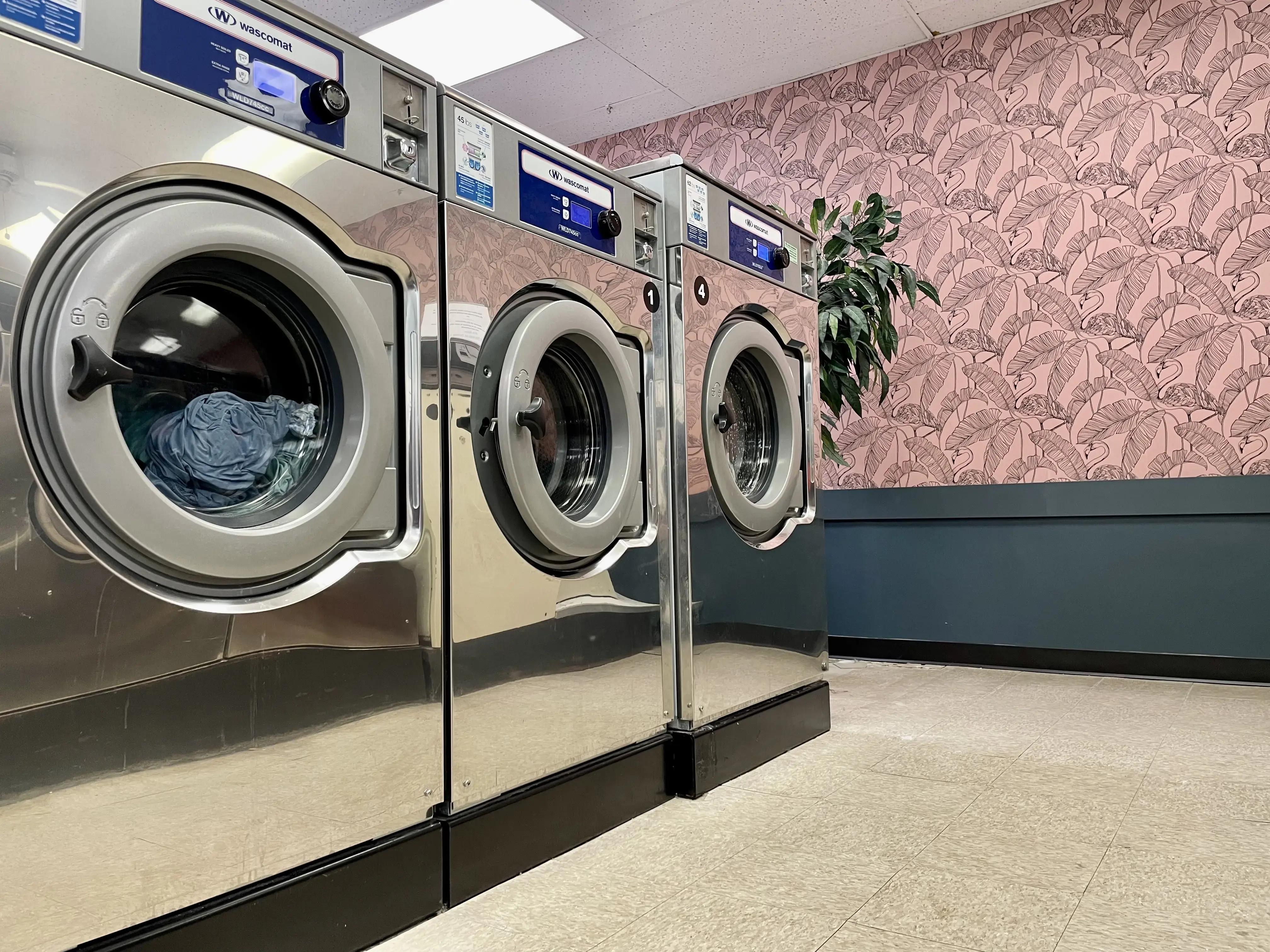 Mill Creek Laundromat - Image 12