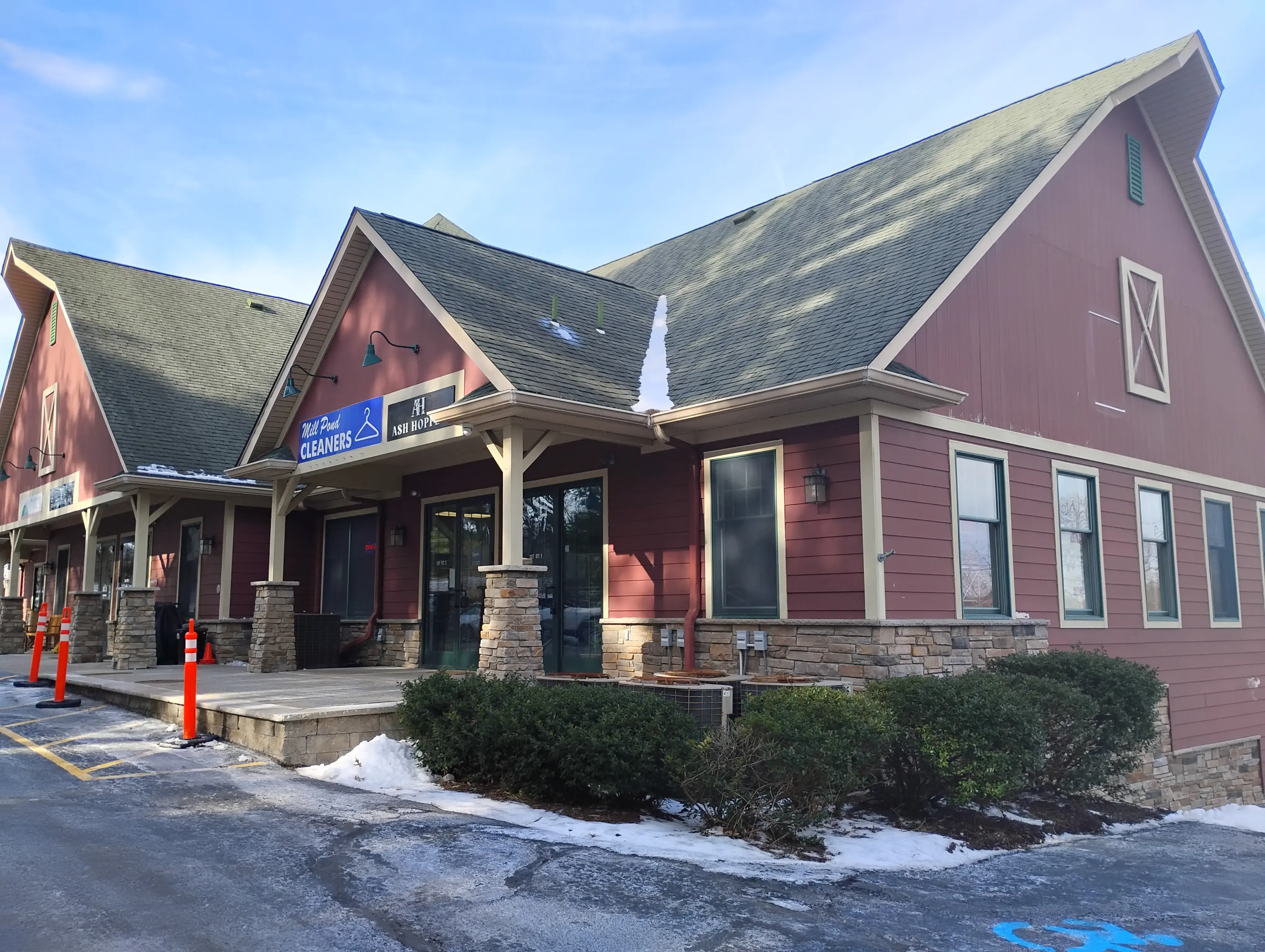 Mill Pond Cleaners of Warwick thumbnail 9