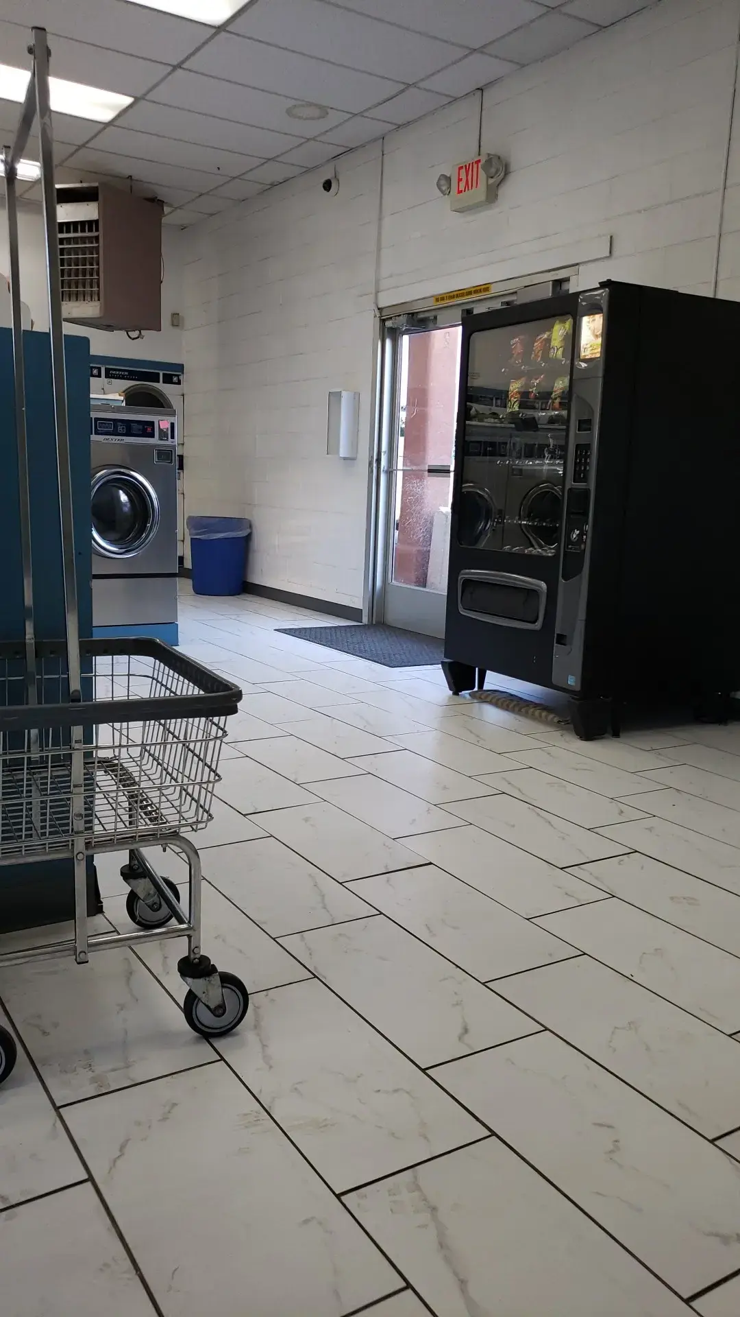 Mills Plaza Laundromat - Image 6