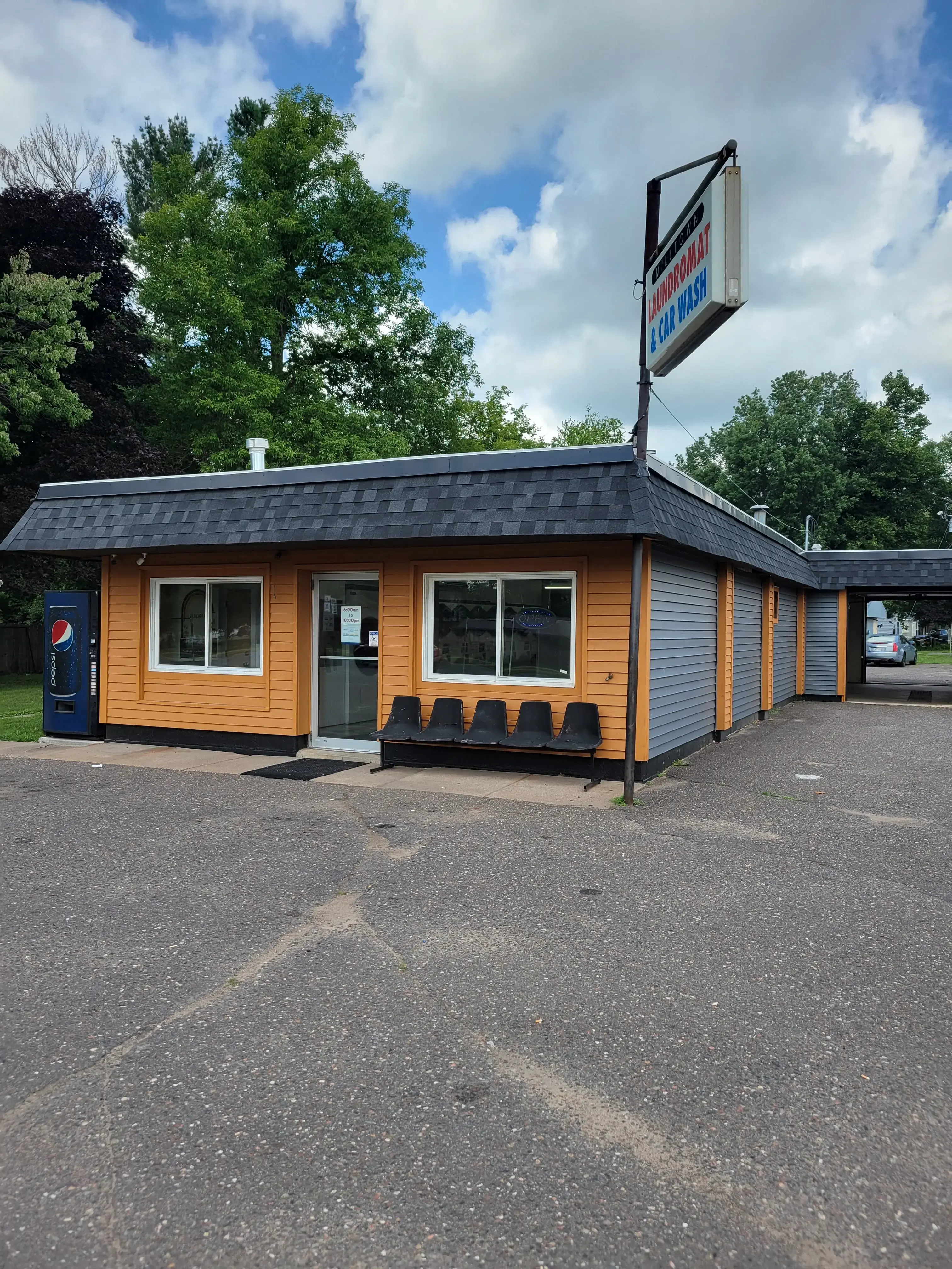 Milltown Laundromat & Car Wash thumbnail 7