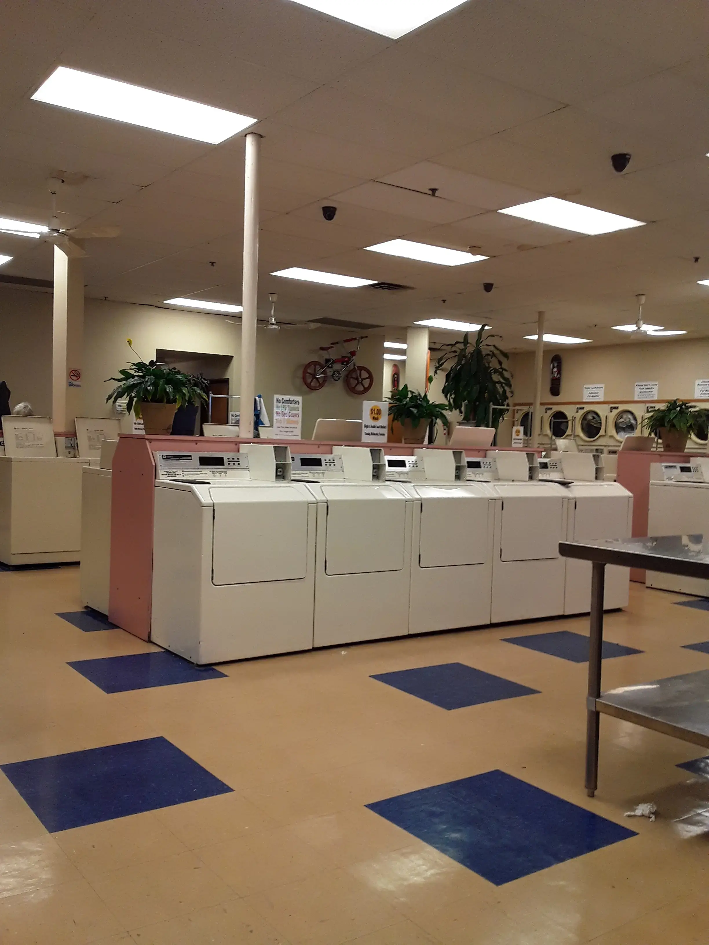 Milwaukee Laundry thumbnail 13