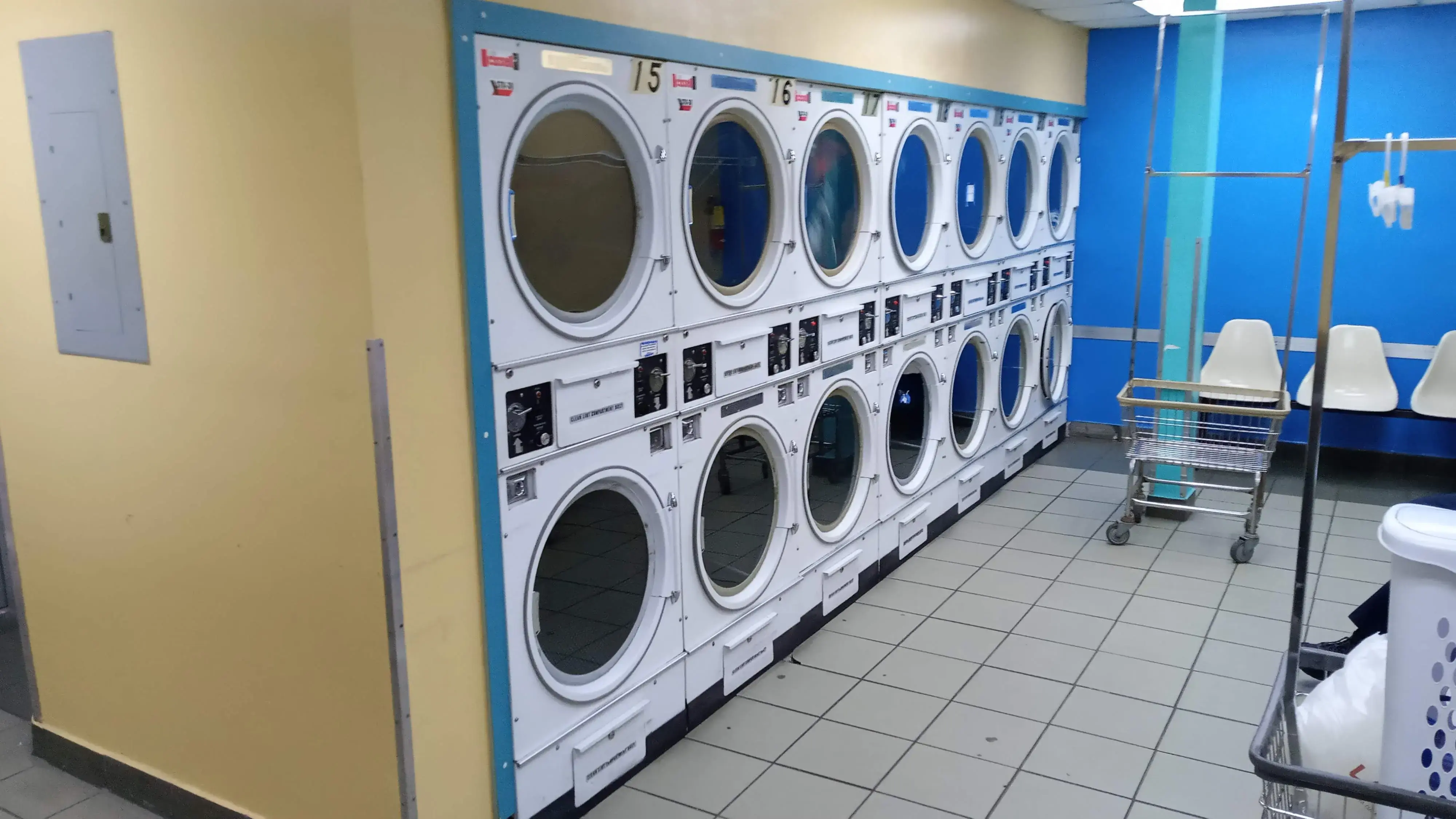 Mima's Coin Laundry thumbnail 10