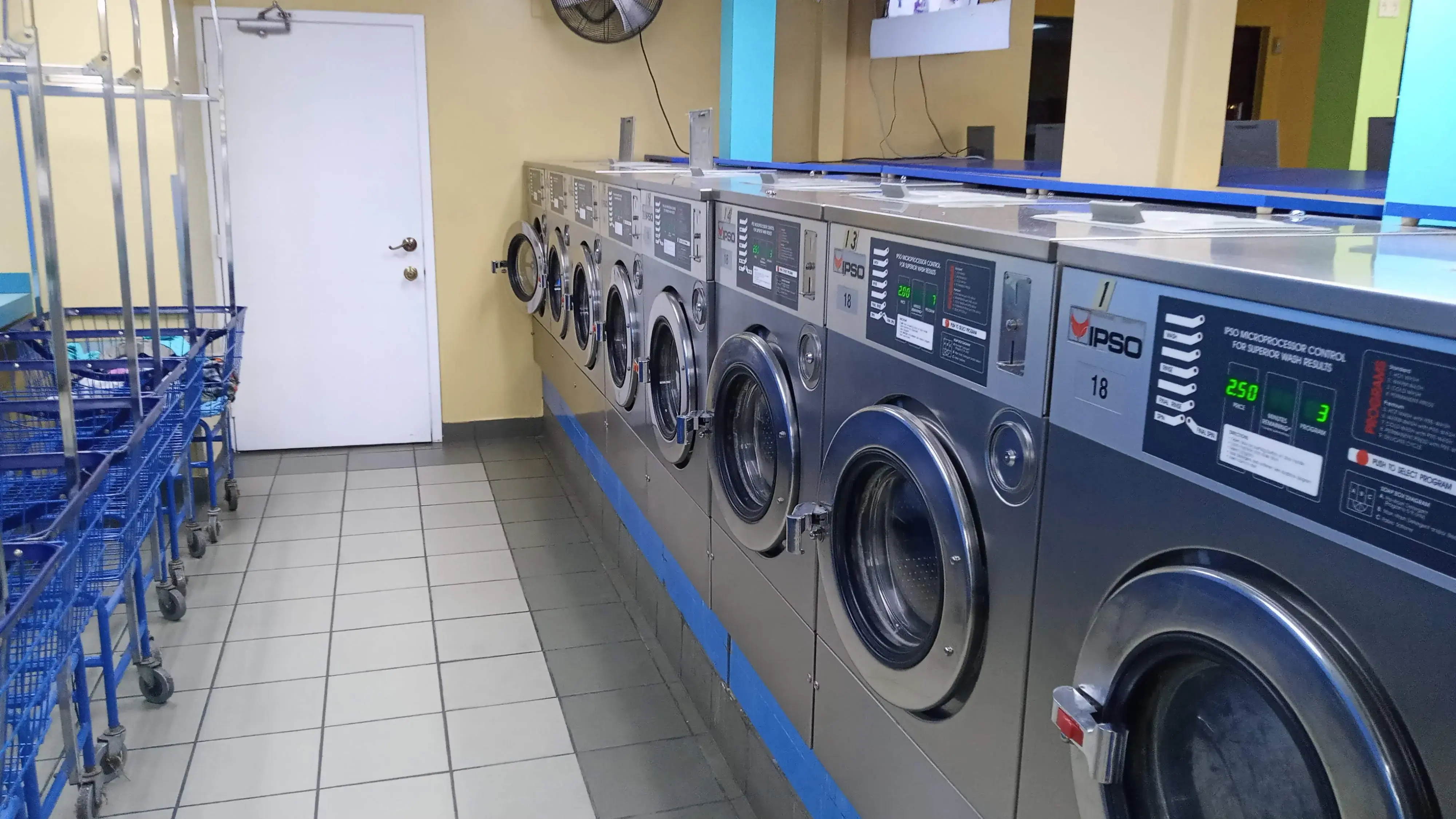 Mima's Coin Laundry thumbnail 7