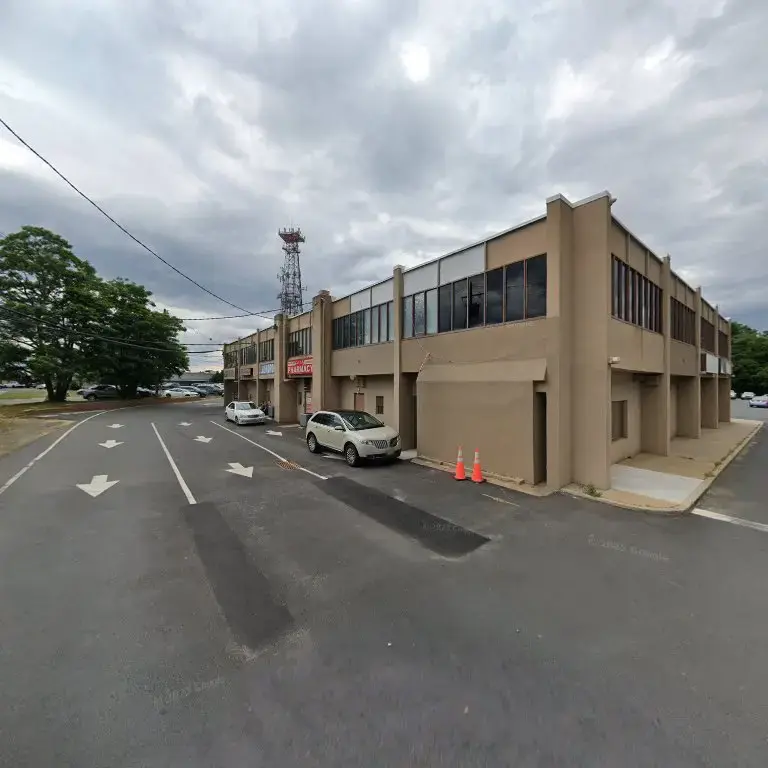 Mini Mall Laundromat - Image 18