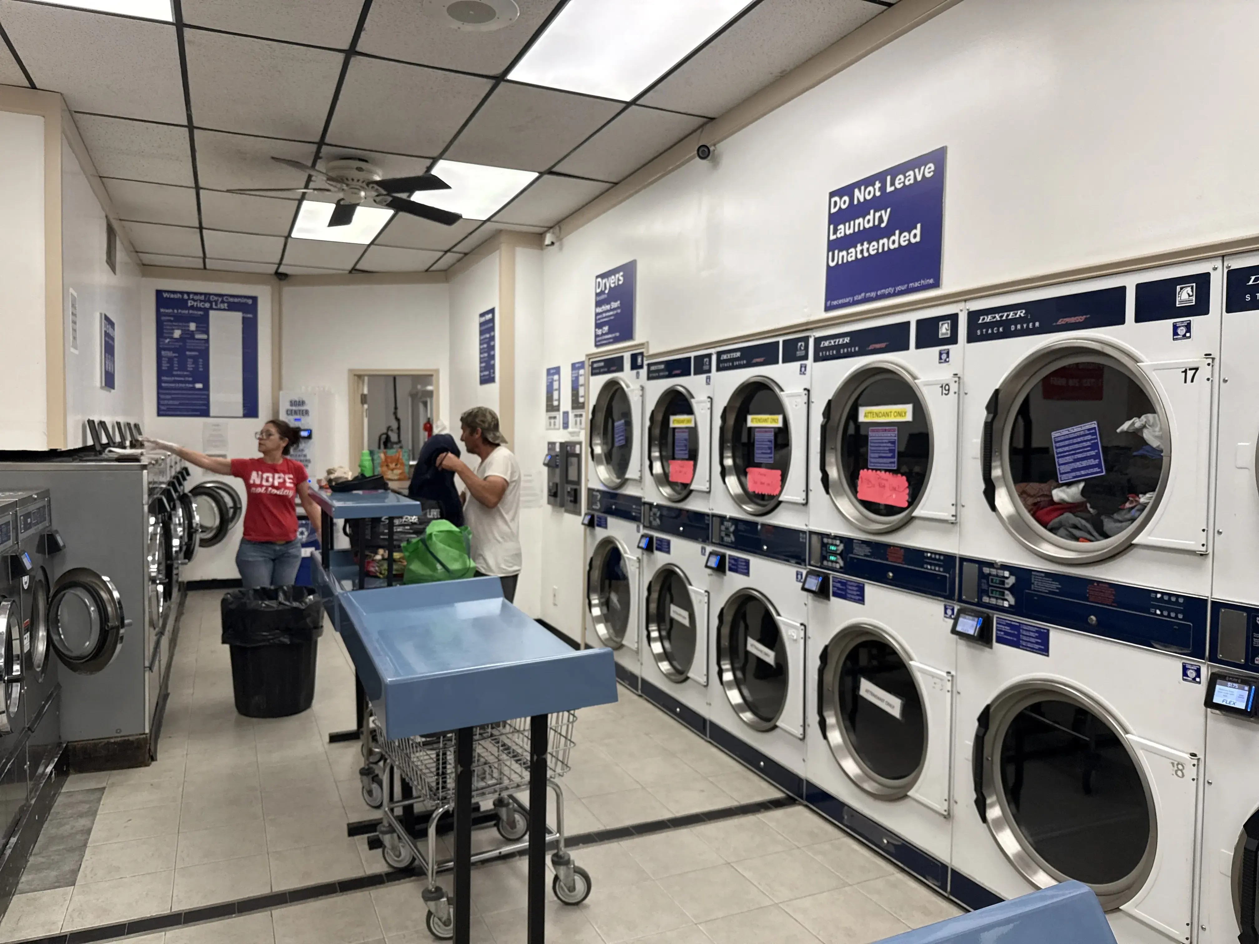 Mini Mall Laundromat thumbnail 13