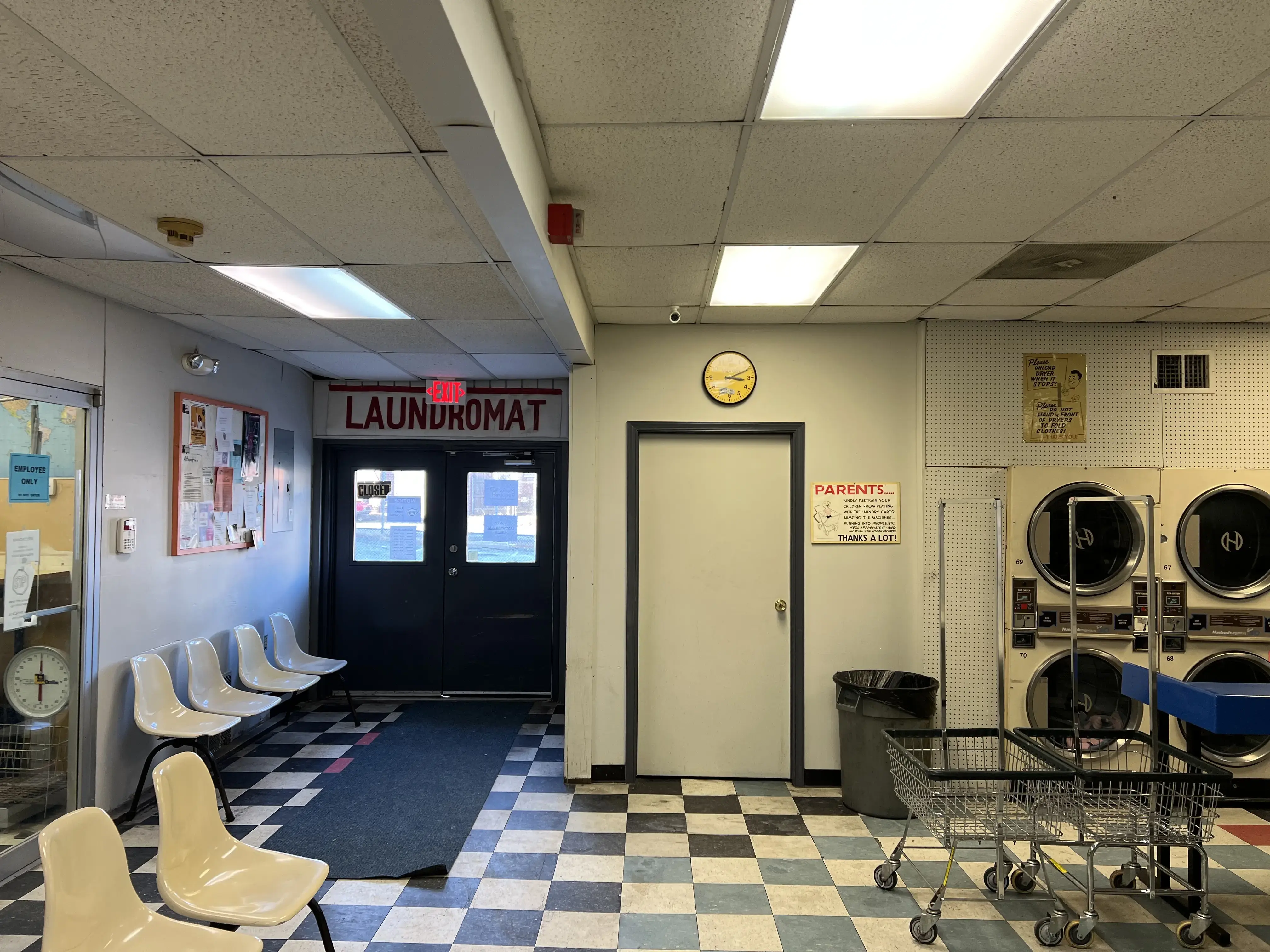 Mini Mall Laundromat - Image 11