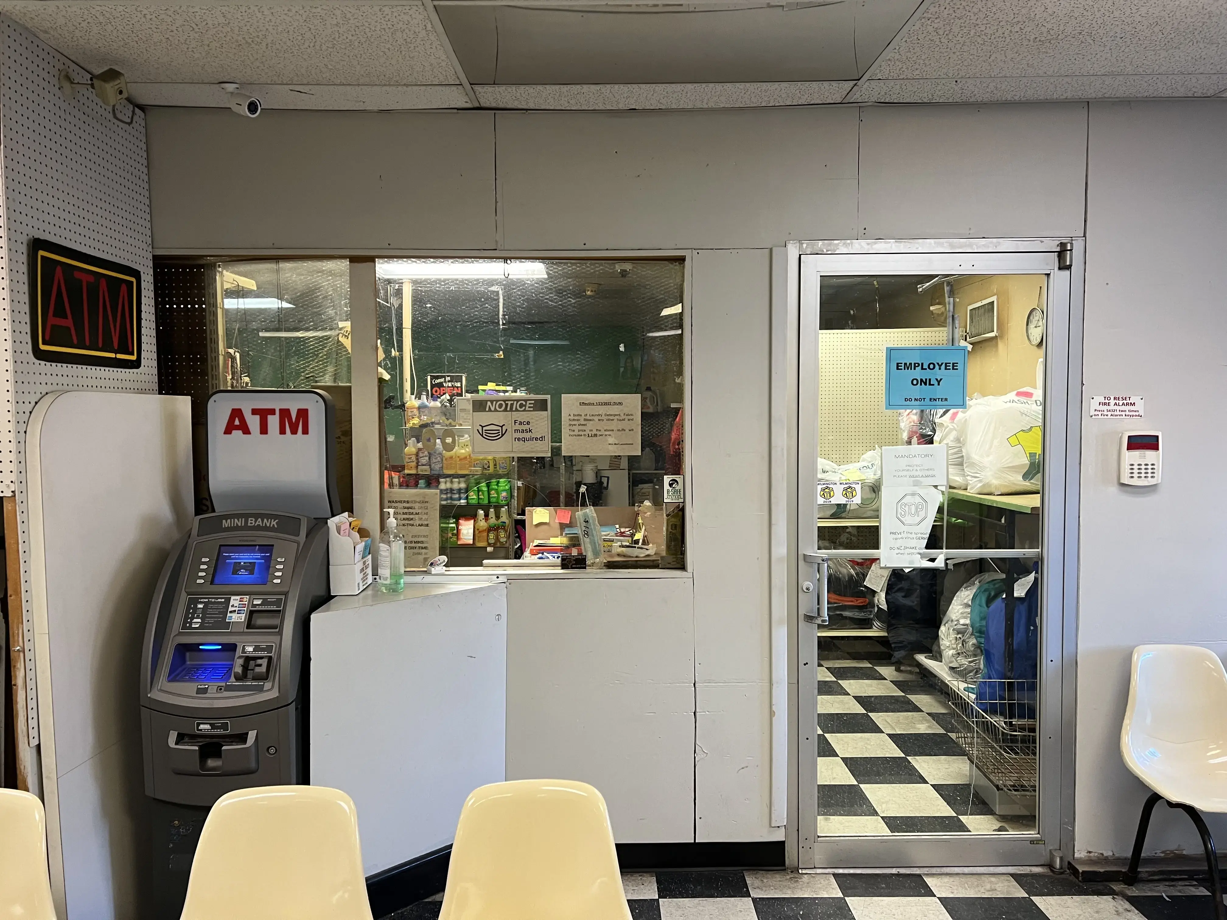 Mini Mall Laundromat - Image 2