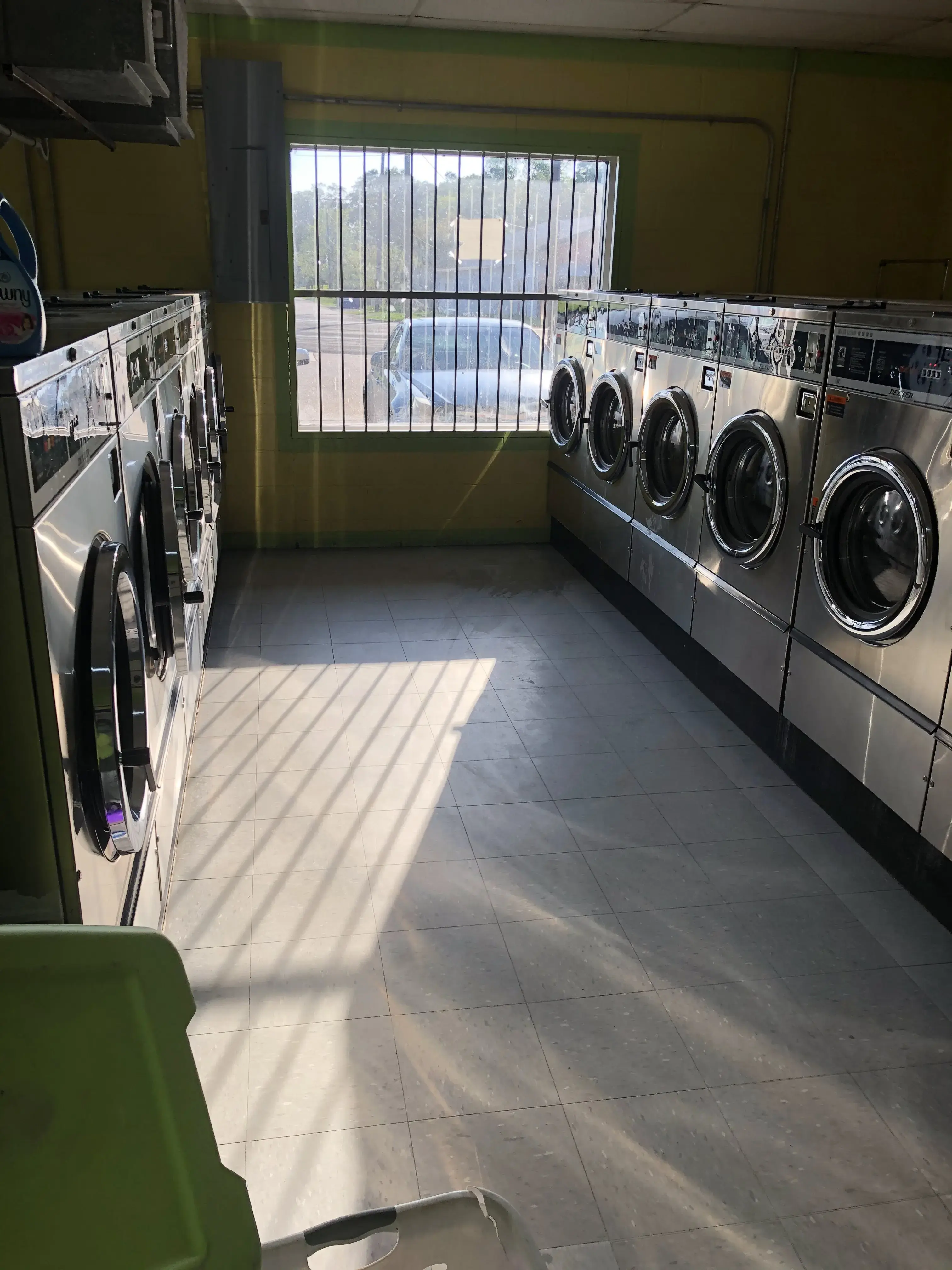Mini Store & Wash Dry - Image 2