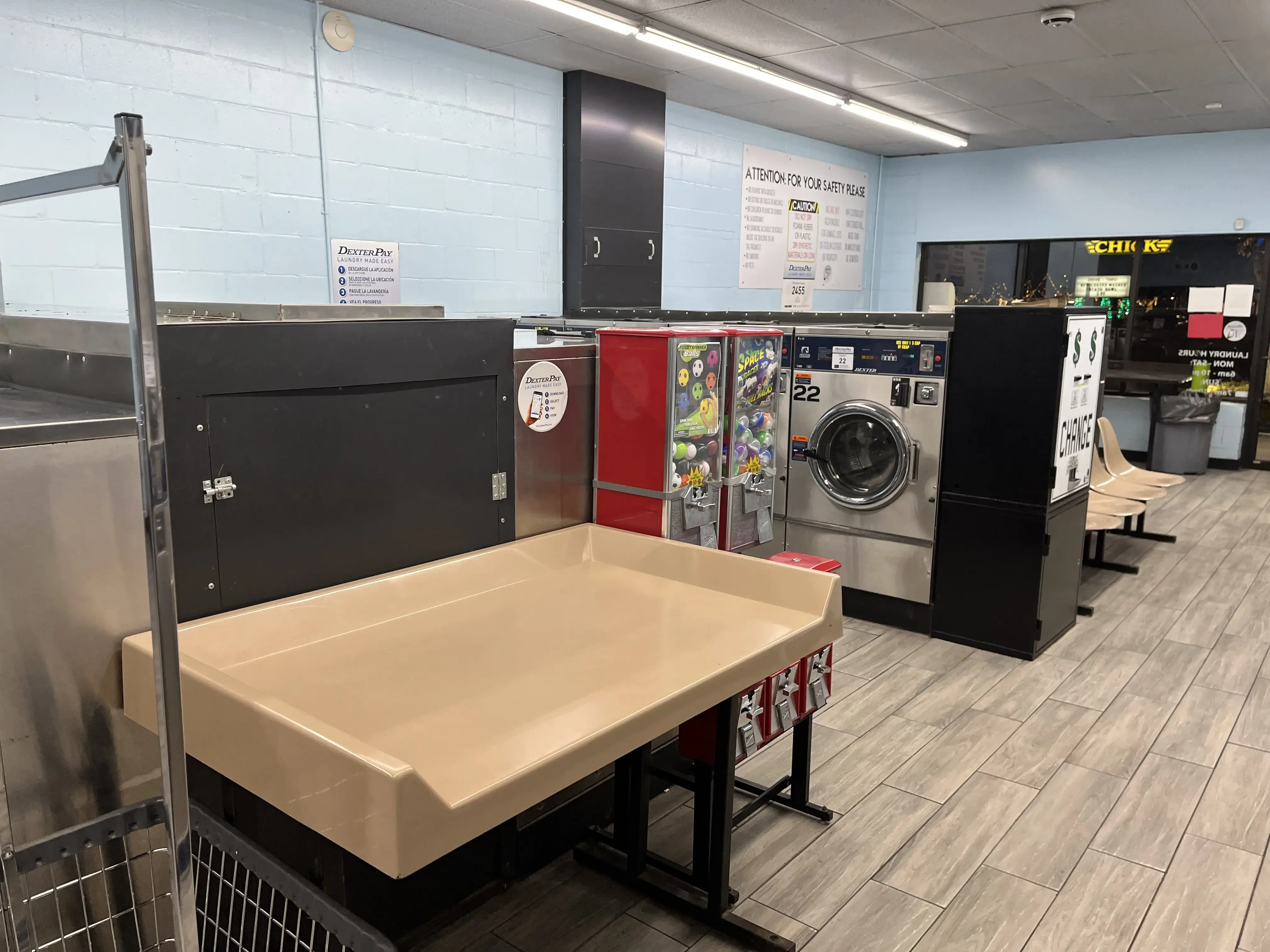 Minits Laundromat thumbnail 3