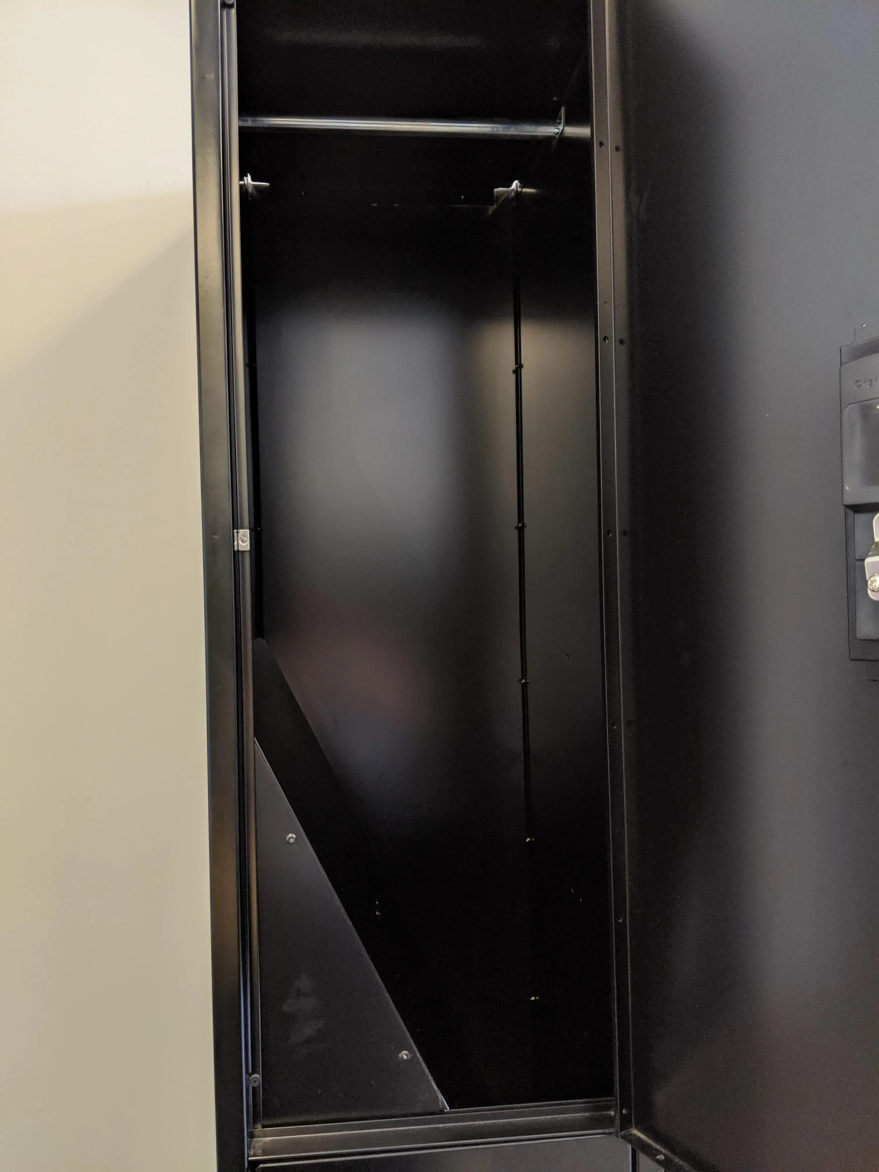 Mint Locker - Image 2