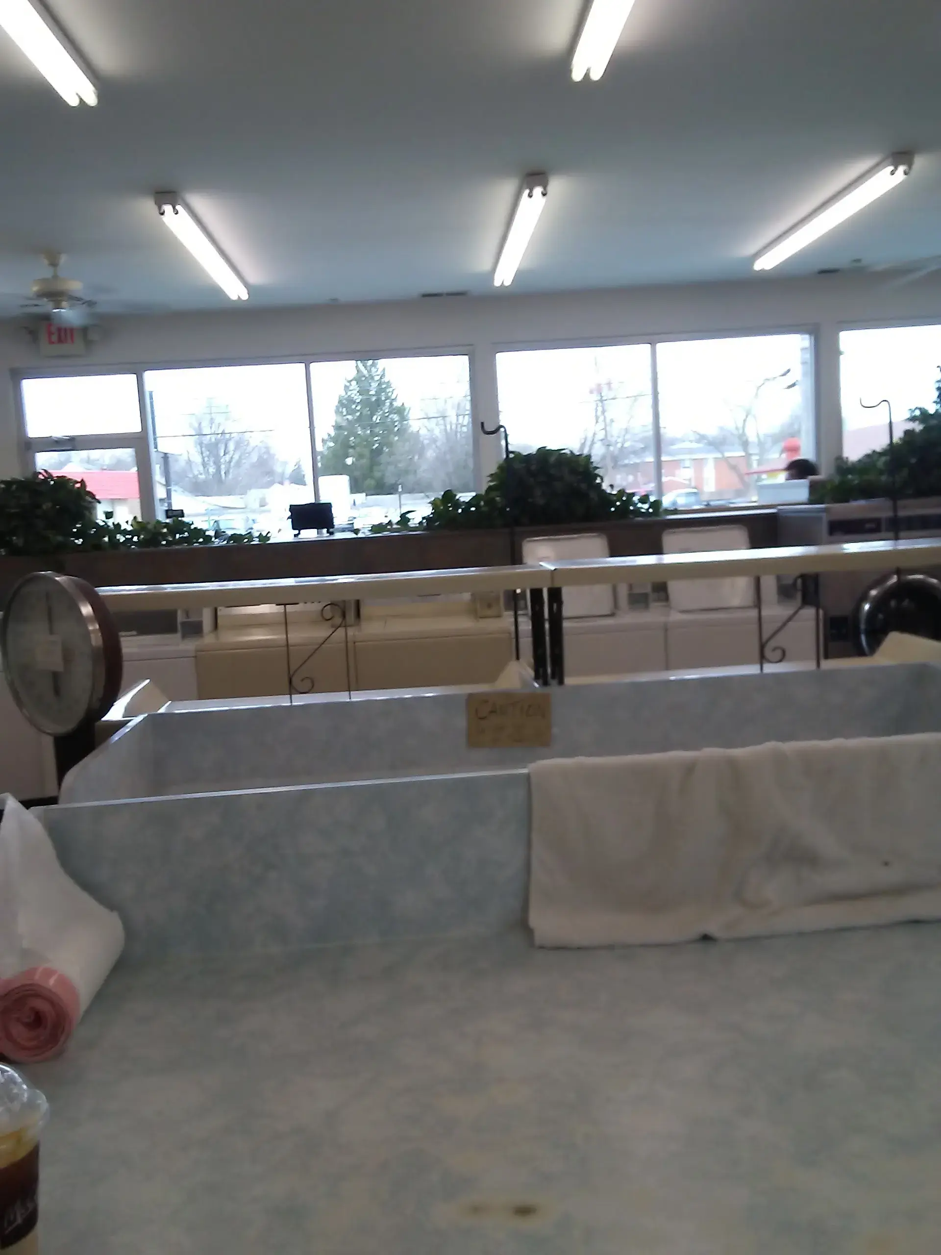 Miracle Mile Laundromat 🥋 - Image 6