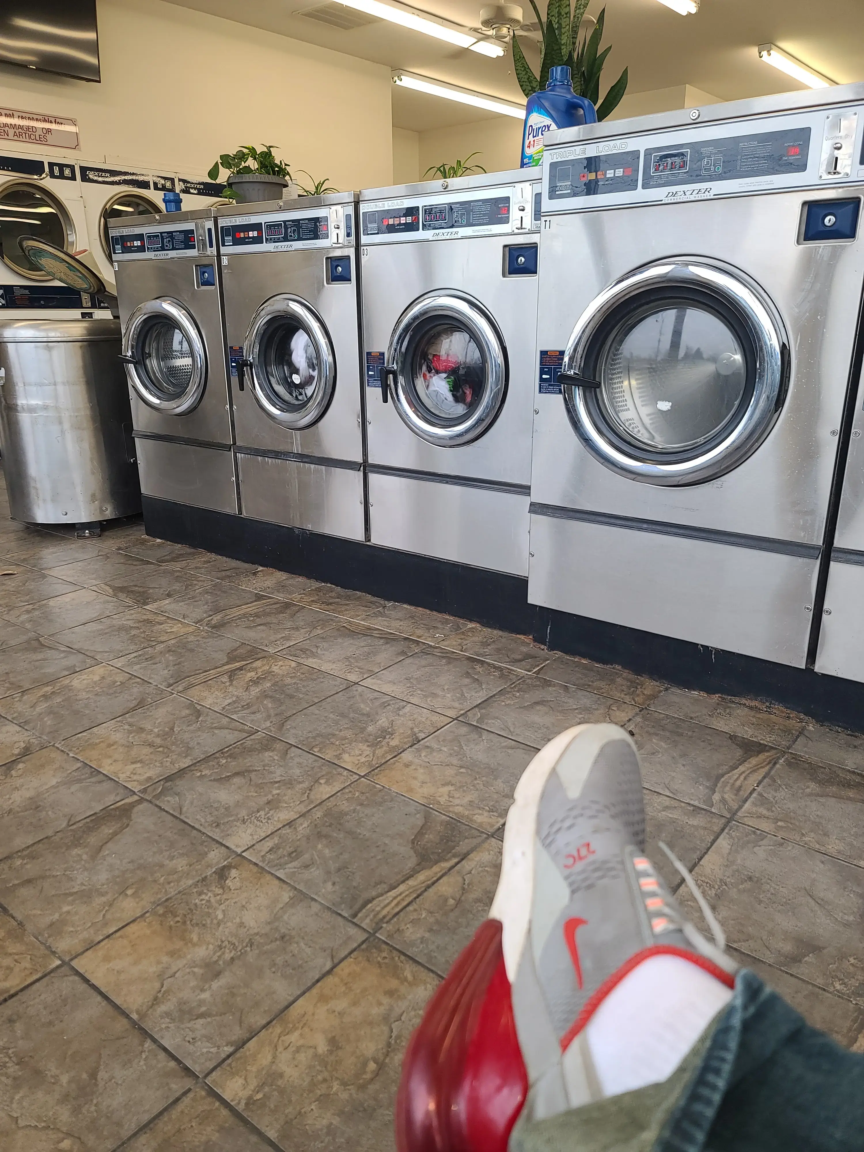 Miracle Mile Laundromat 🥋 thumbnail 10