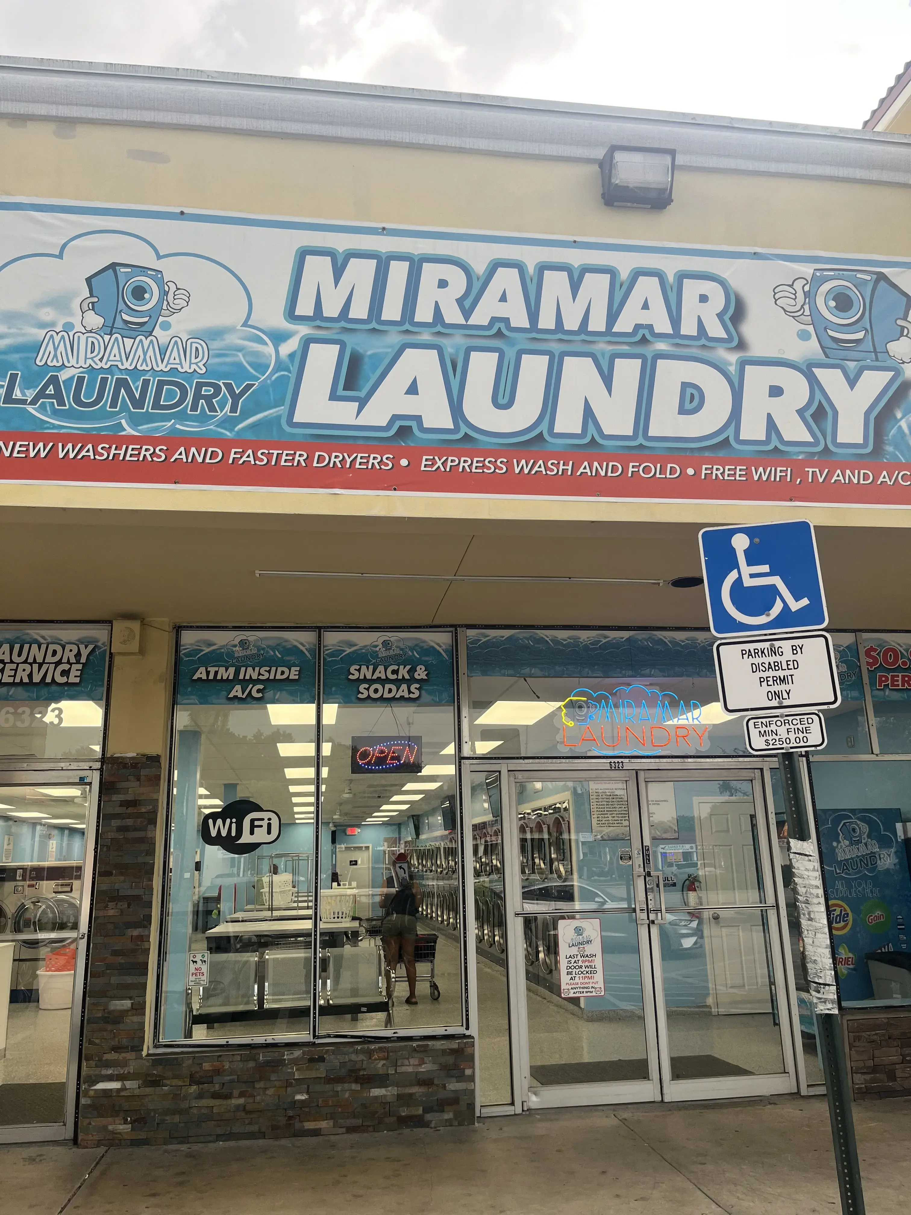 Miramar Coin Laundry thumbnail 15