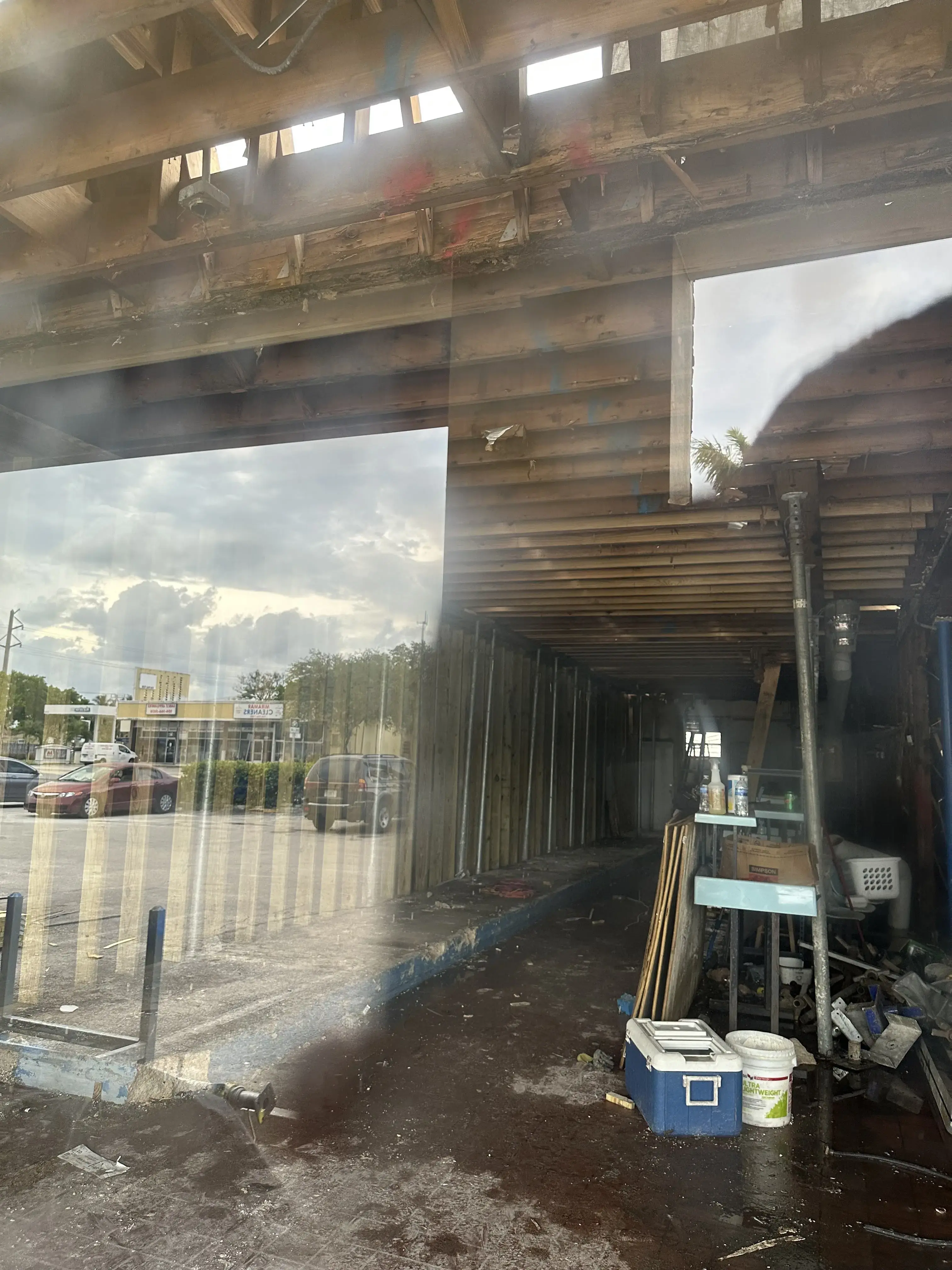 Miramar Coin Laundry - Image 9