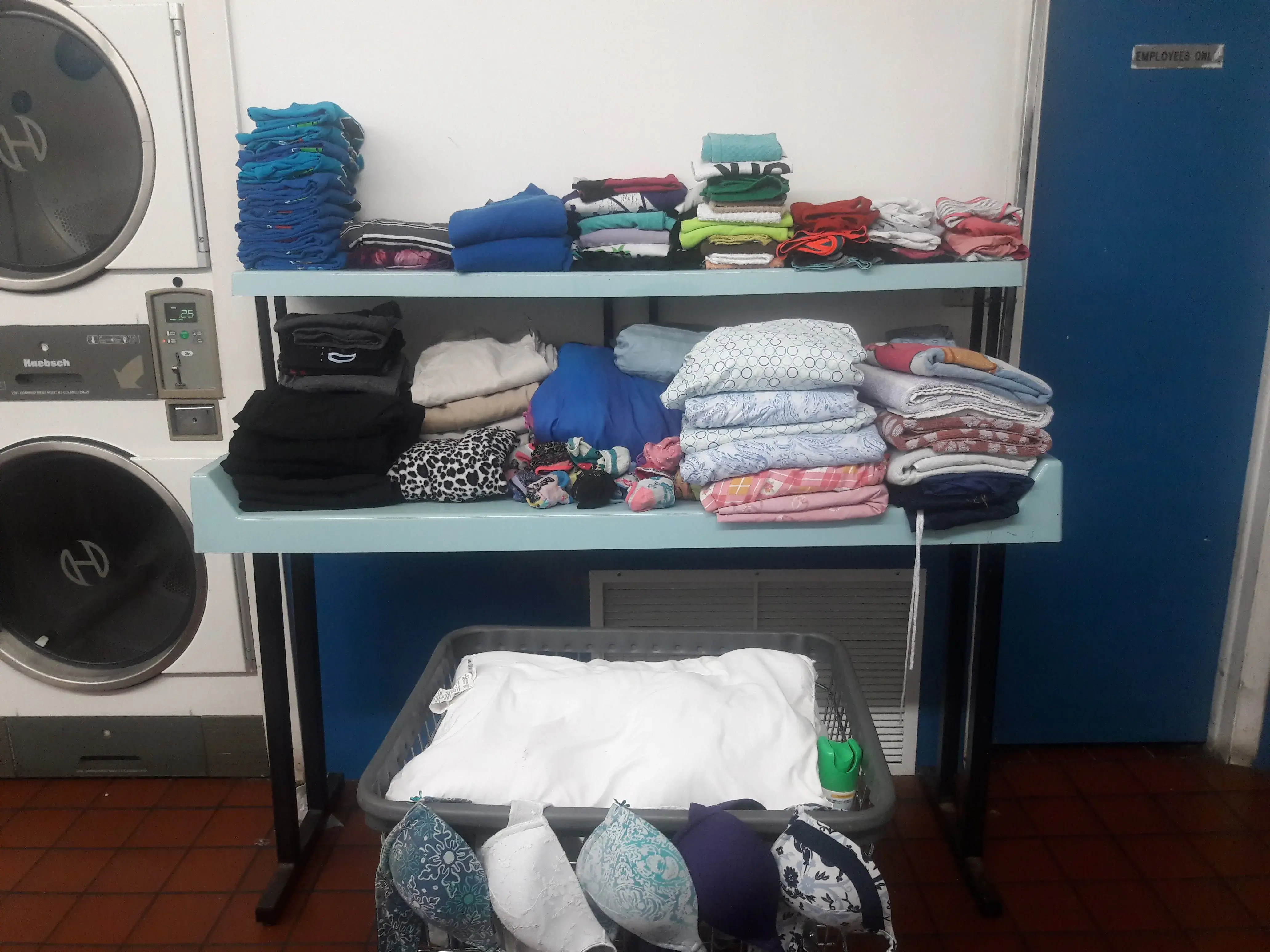 Miramar Coin Laundry - Image 11
