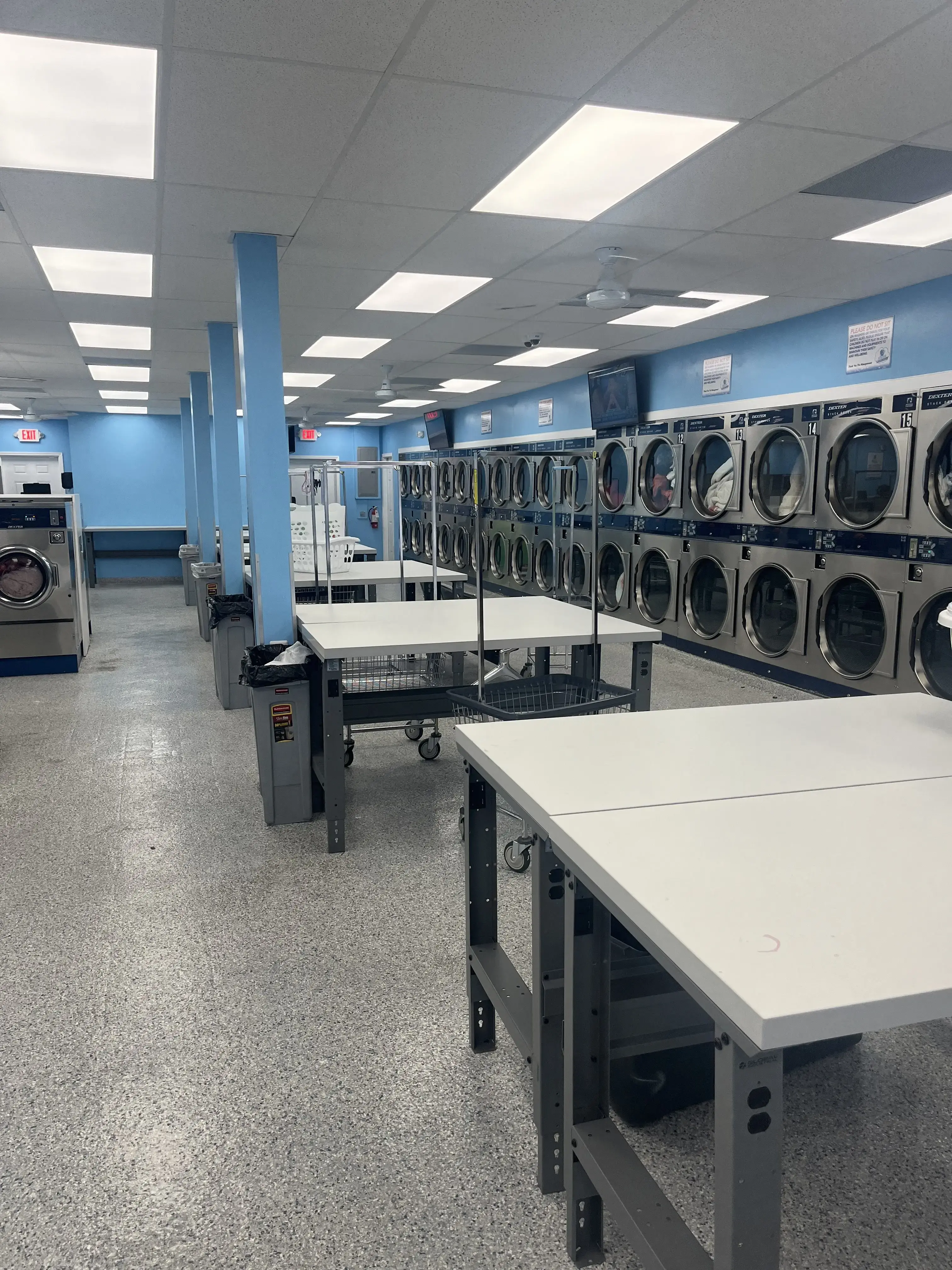 Miramar Coin Laundry - Image 6